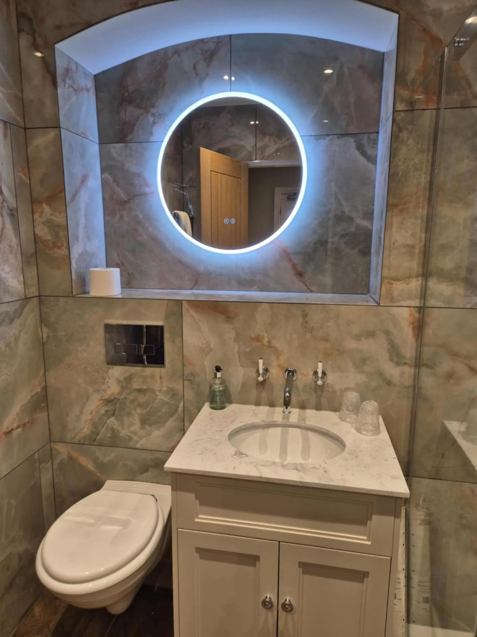 Bathroom in The Resolution Hotel