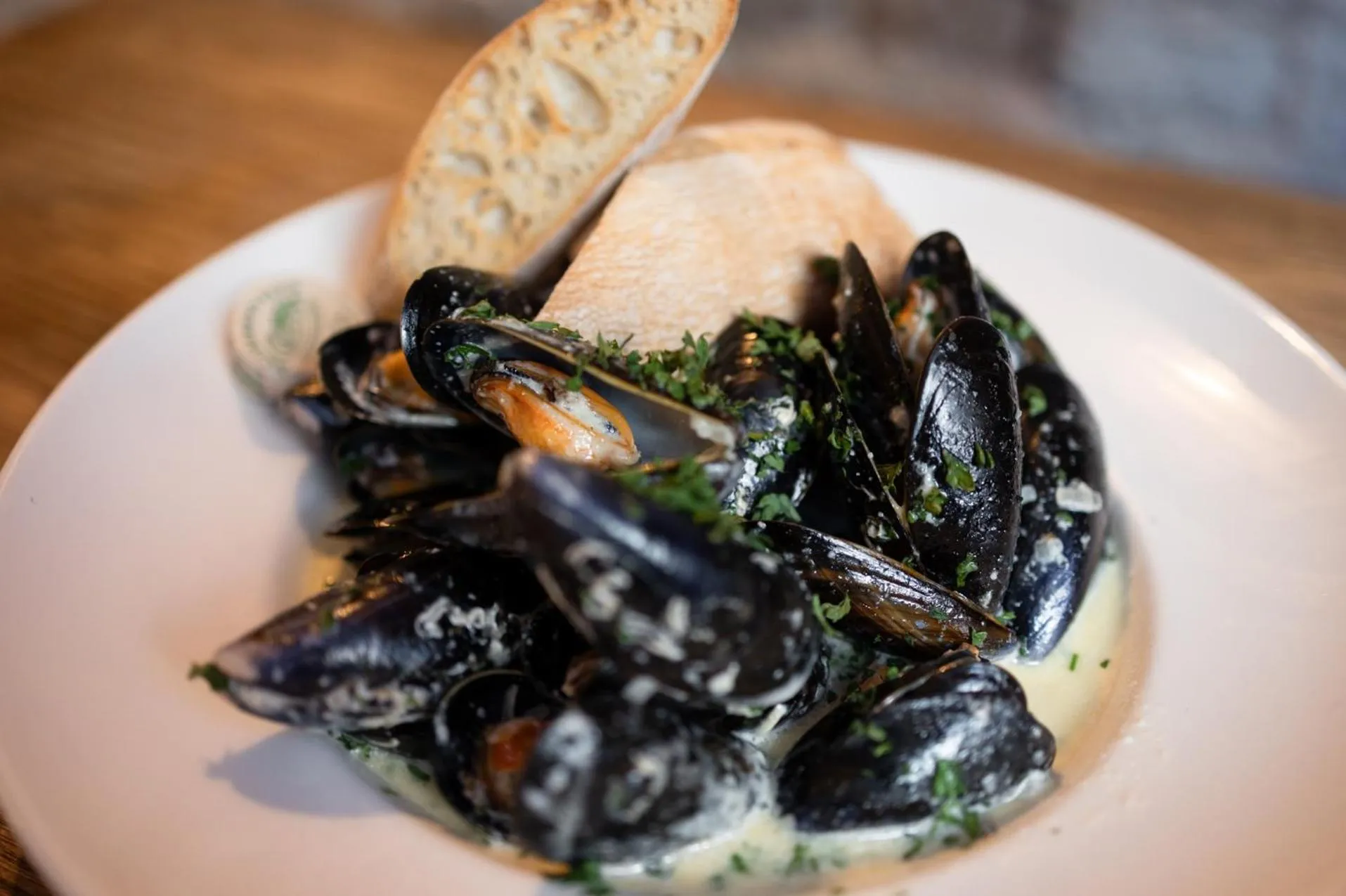 Restaurant/places to eat in The Resolution Hotel