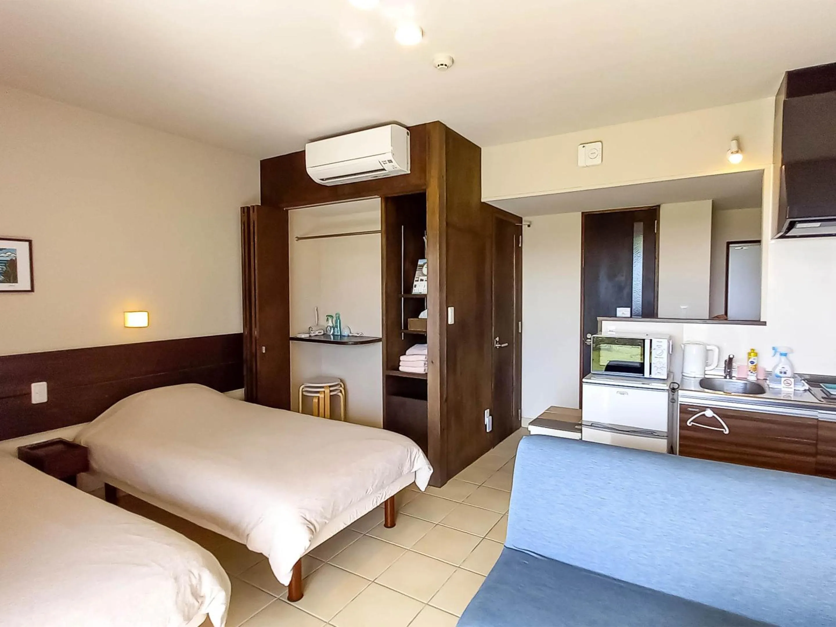 Photo of the whole room, Bed in terrace IRIOMOTEJIMA CONDOMINIUM