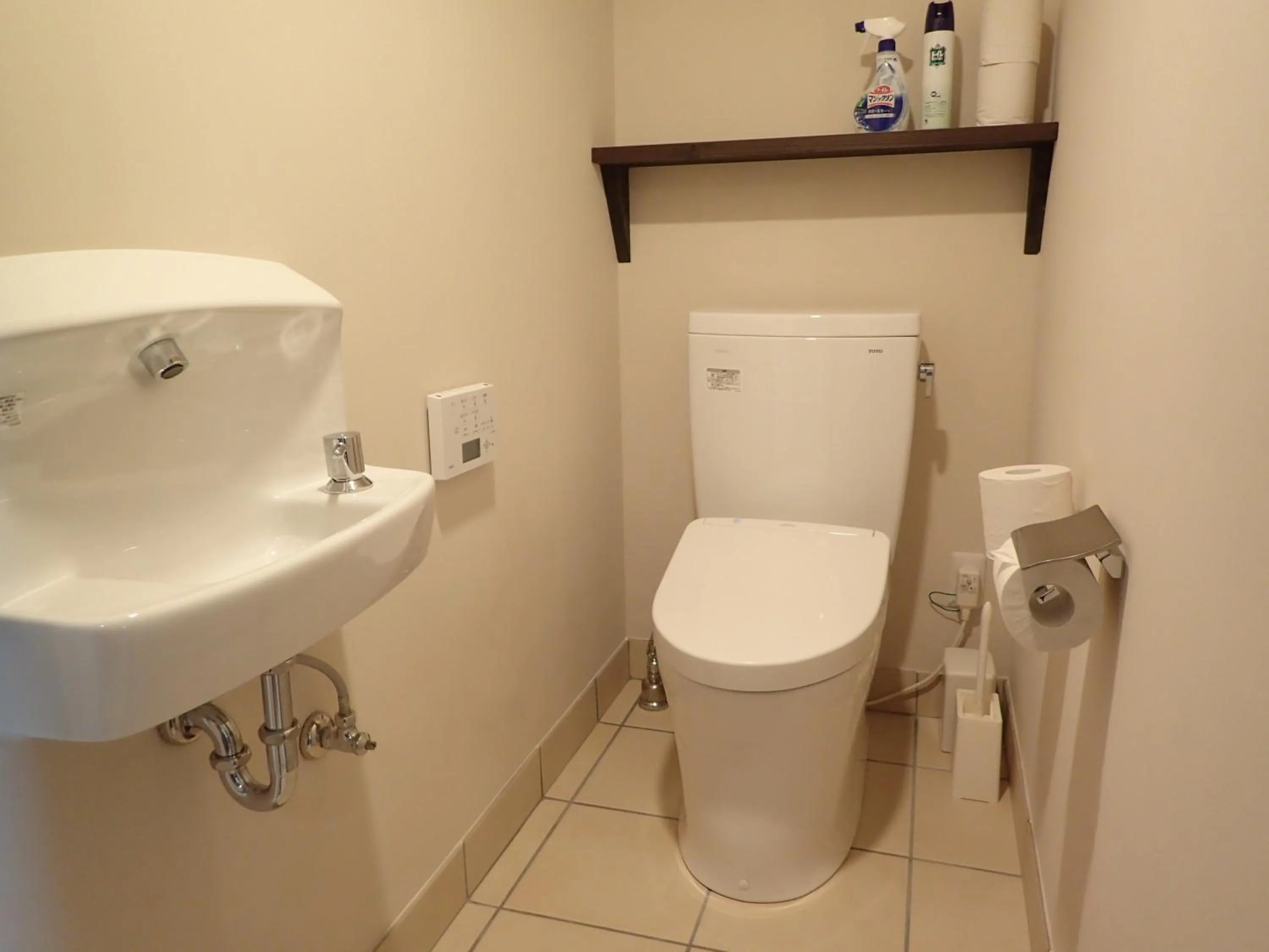 Toilet in terrace IRIOMOTEJIMA CONDOMINIUM