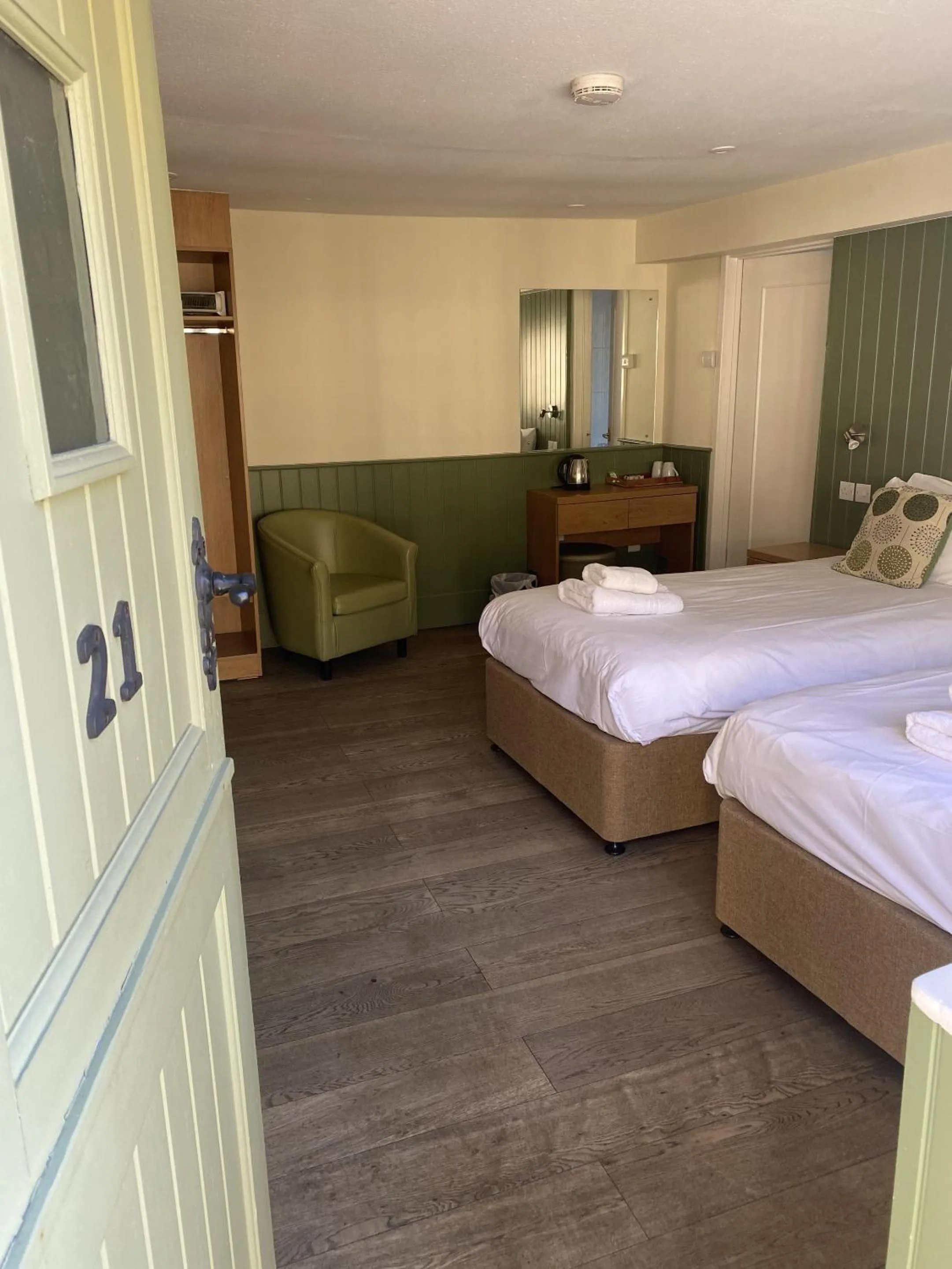 Bedroom, Bed in New Inn Hotel