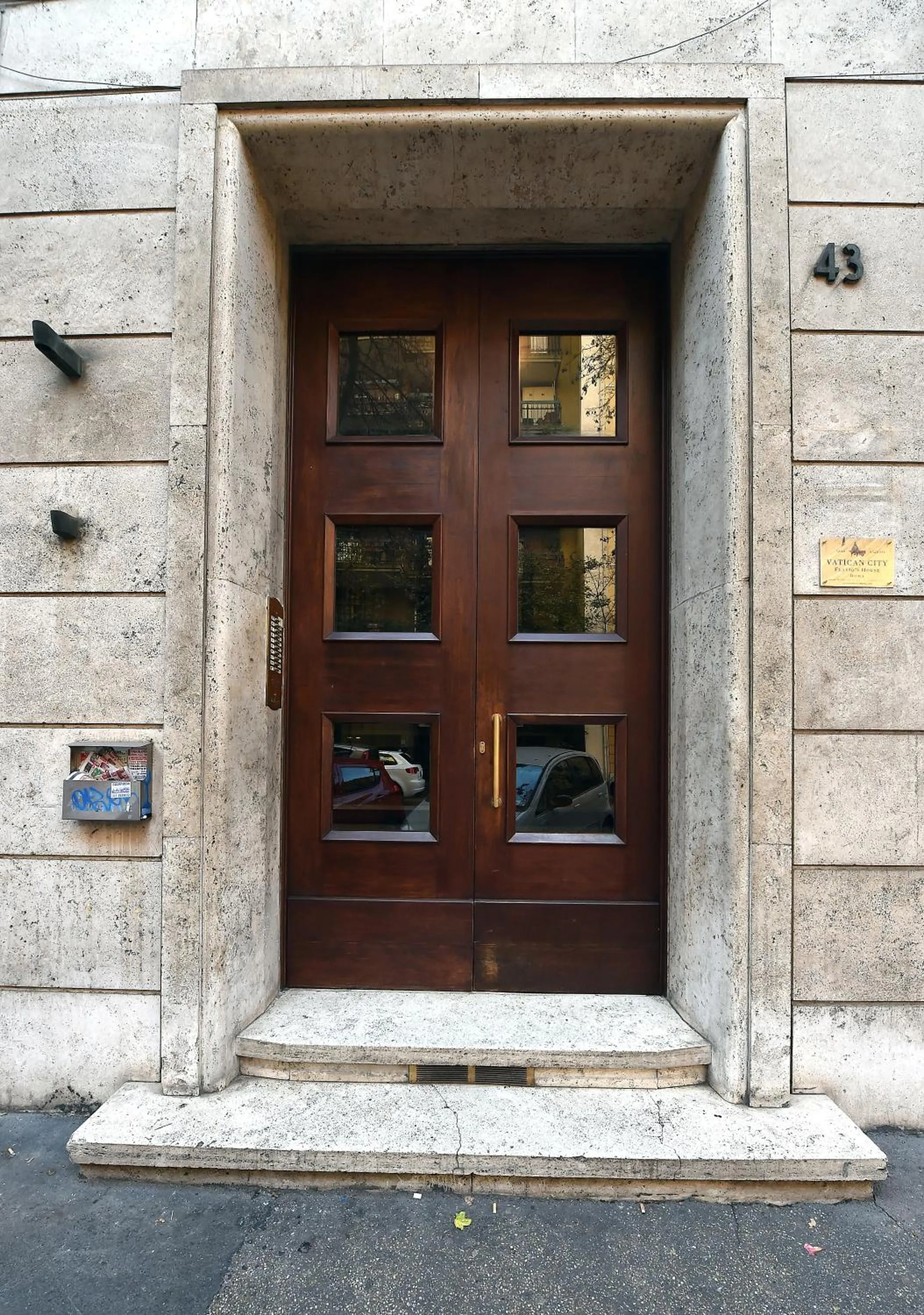 Facade/entrance in Jubilee 3 Luxury apartment in Rome Vatican
