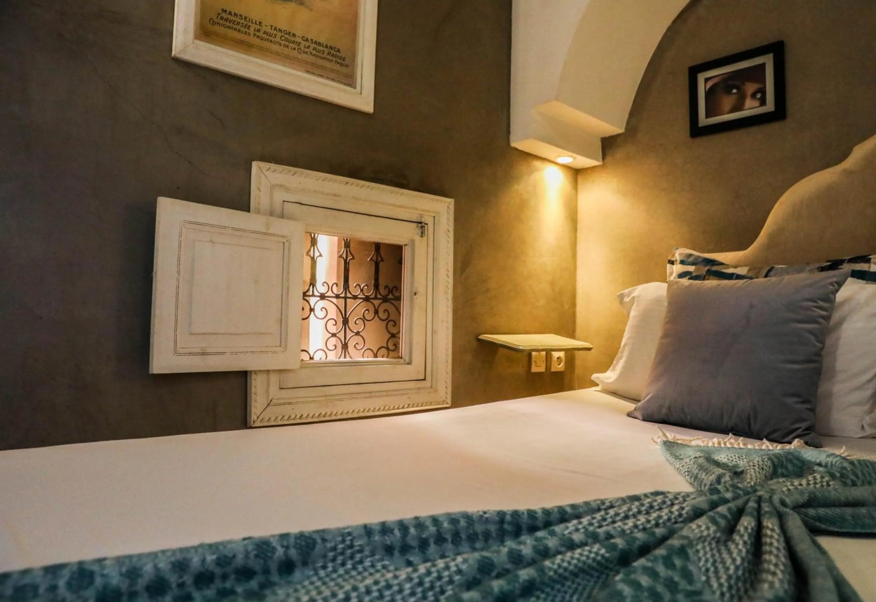 Property building, Bed in Riad les 2 Portes
