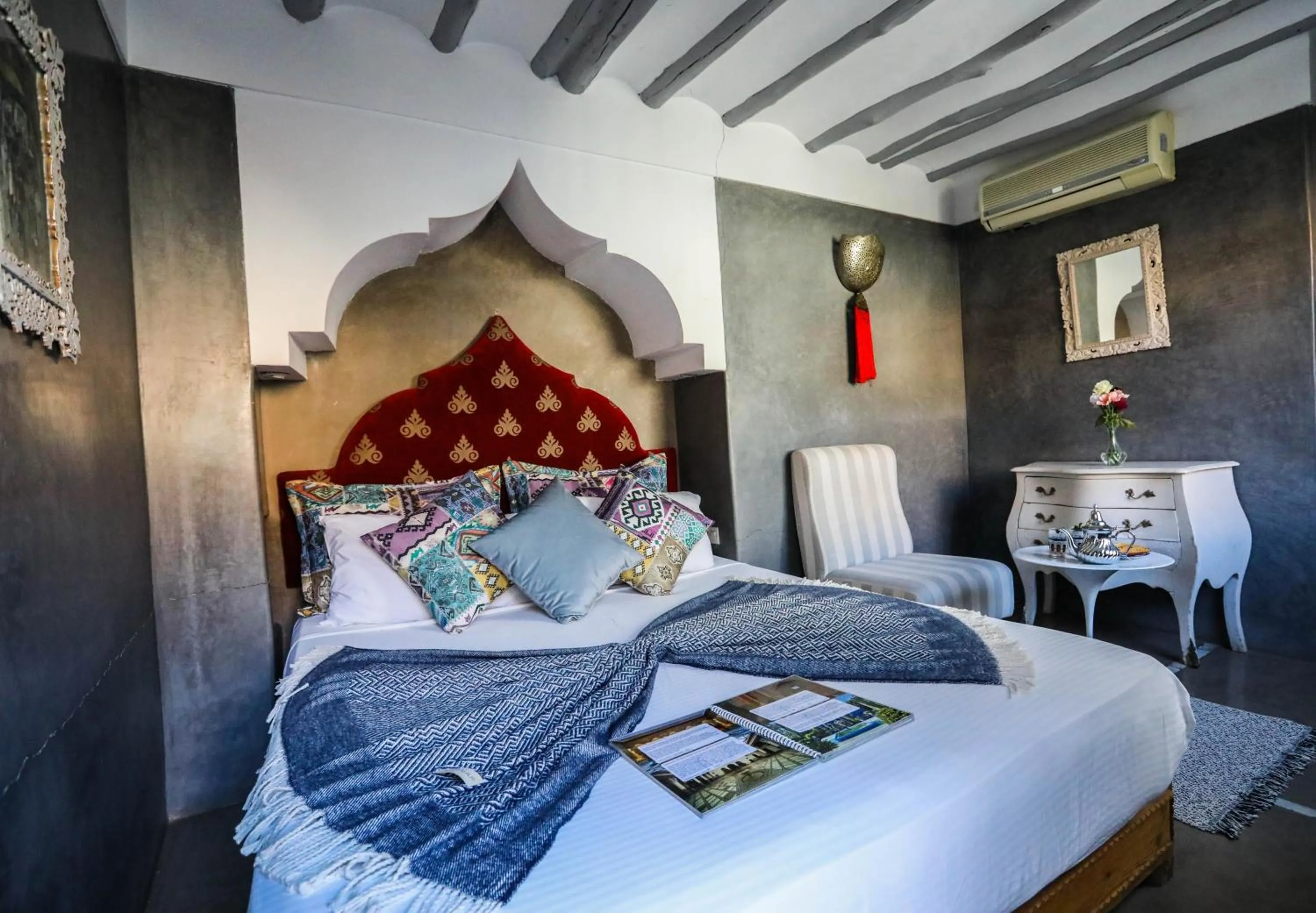 Property building, Bed in Riad les 2 Portes