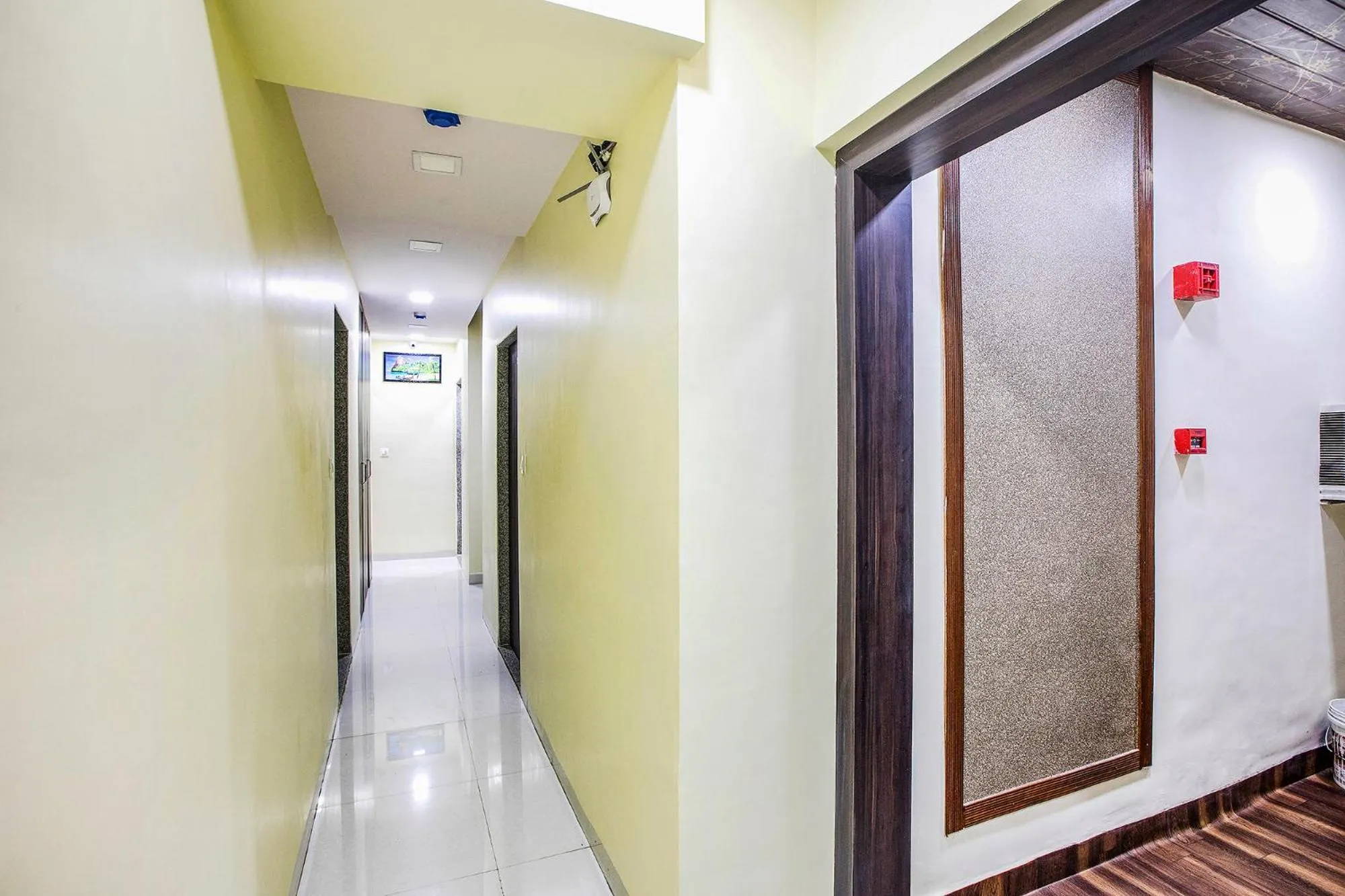 Lobby or reception in FabExpress The Grand Kohinoor - Behind APMC