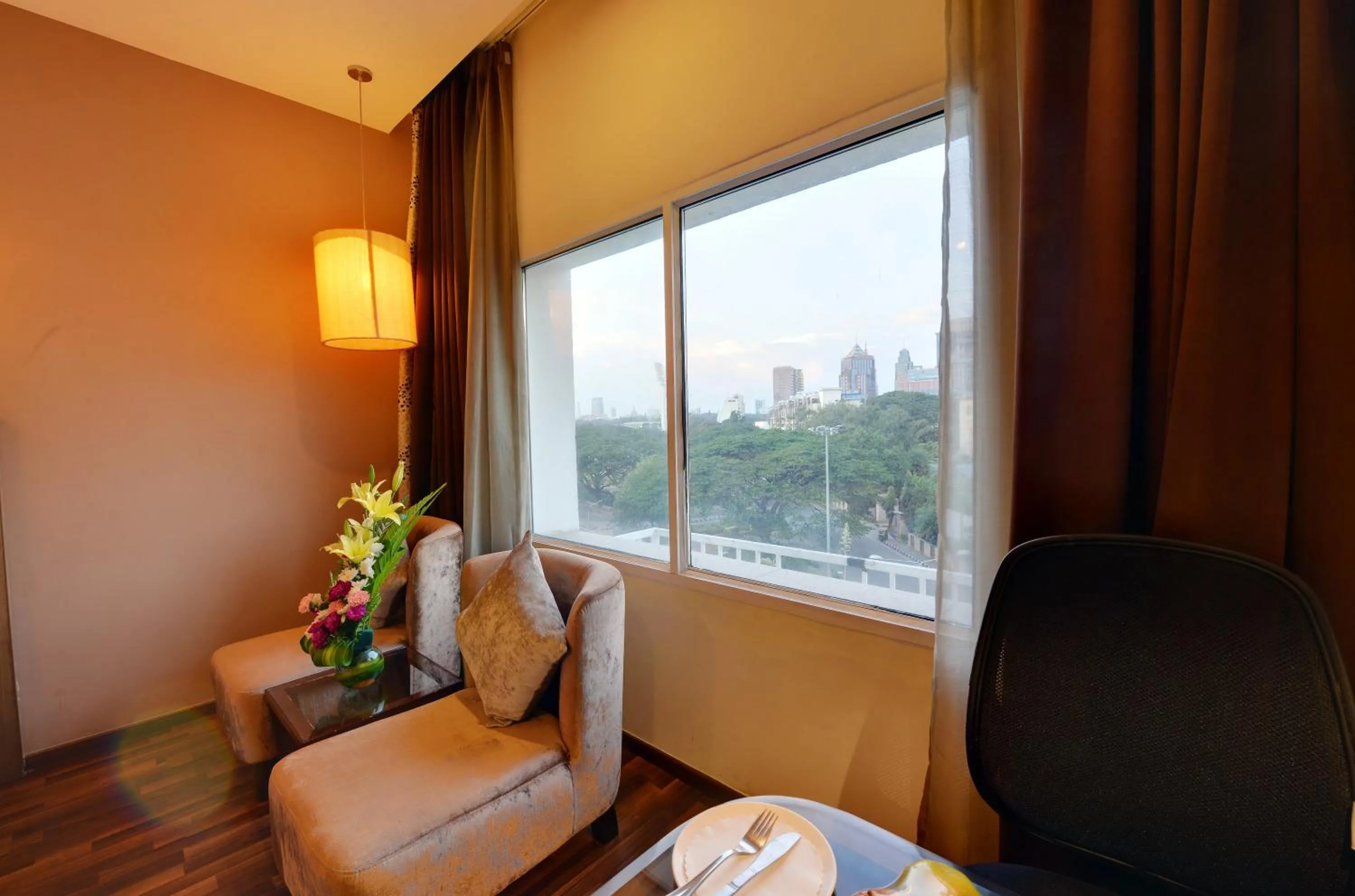 Seating area in Hotel Ramanashree Richmond