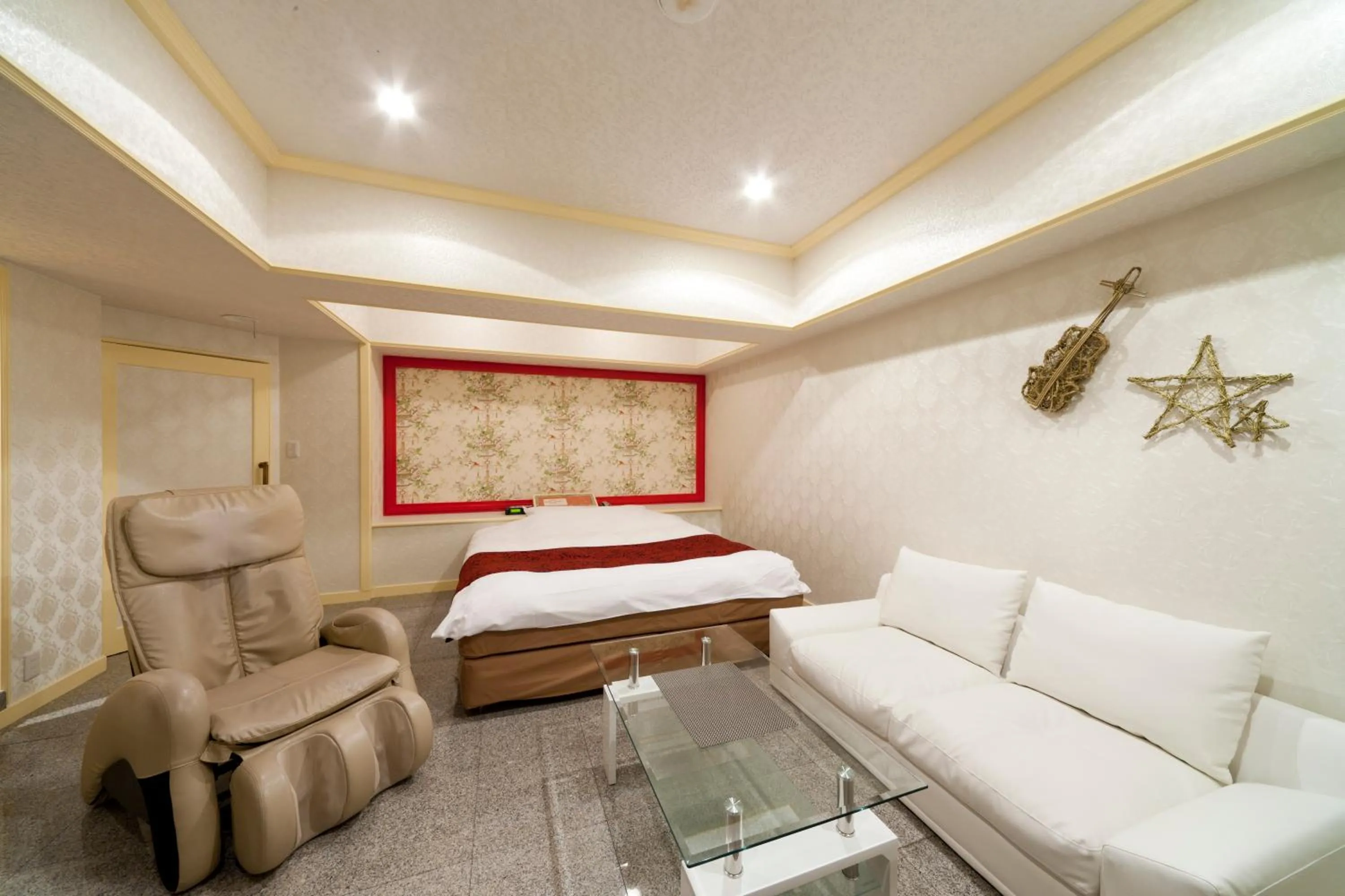 Bed in Ciao-LoveHotel
