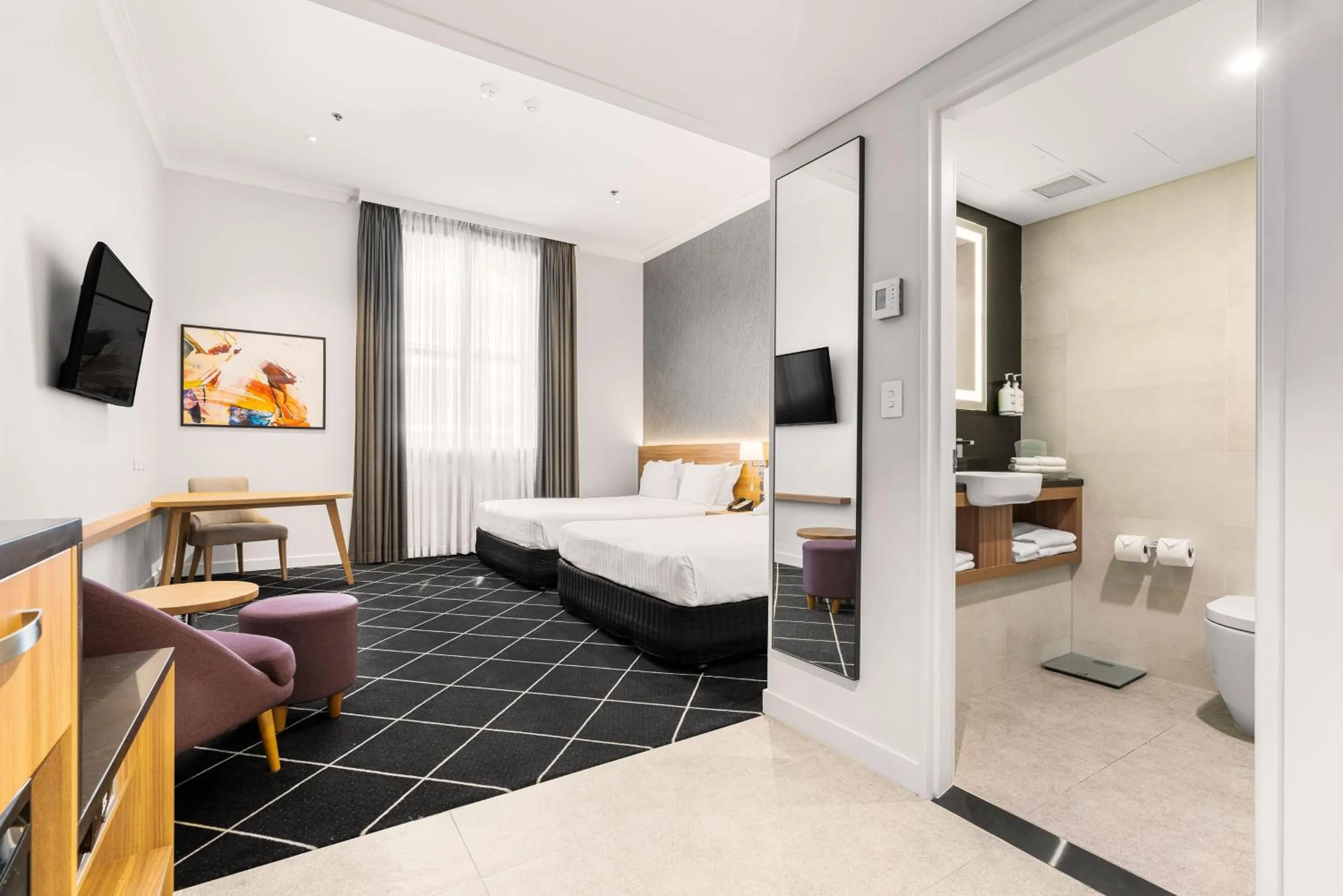 Photo of the whole room, Bed in Furama Darling Harbour