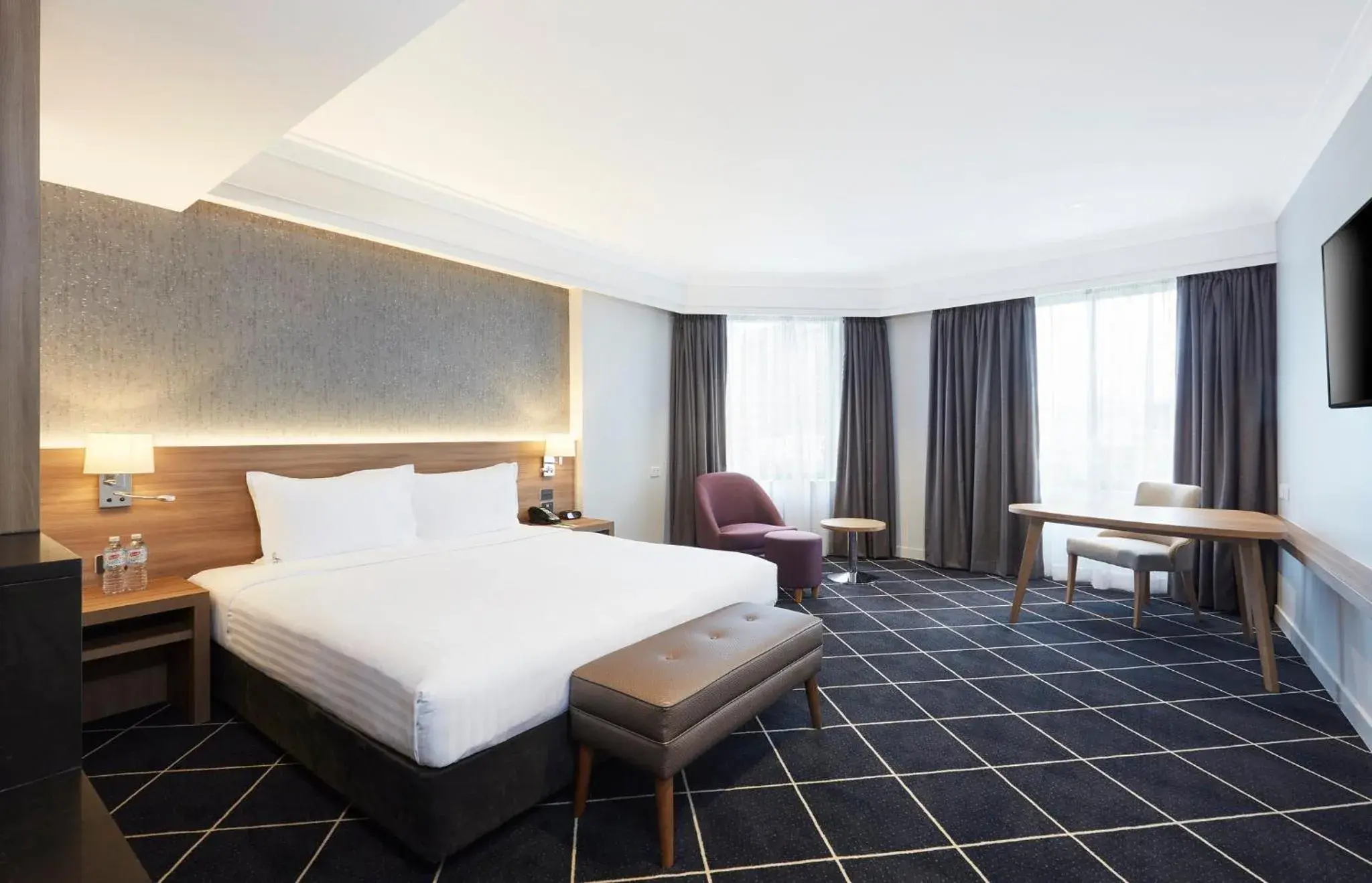 Bedroom, Bed in Furama Darling Harbour Bedroom, Bed in Furama Darling Harbour