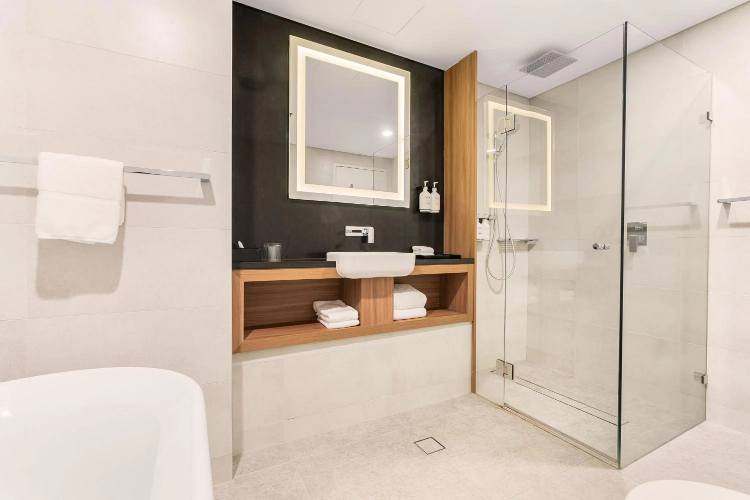 Bathroom in Furama Darling Harbour