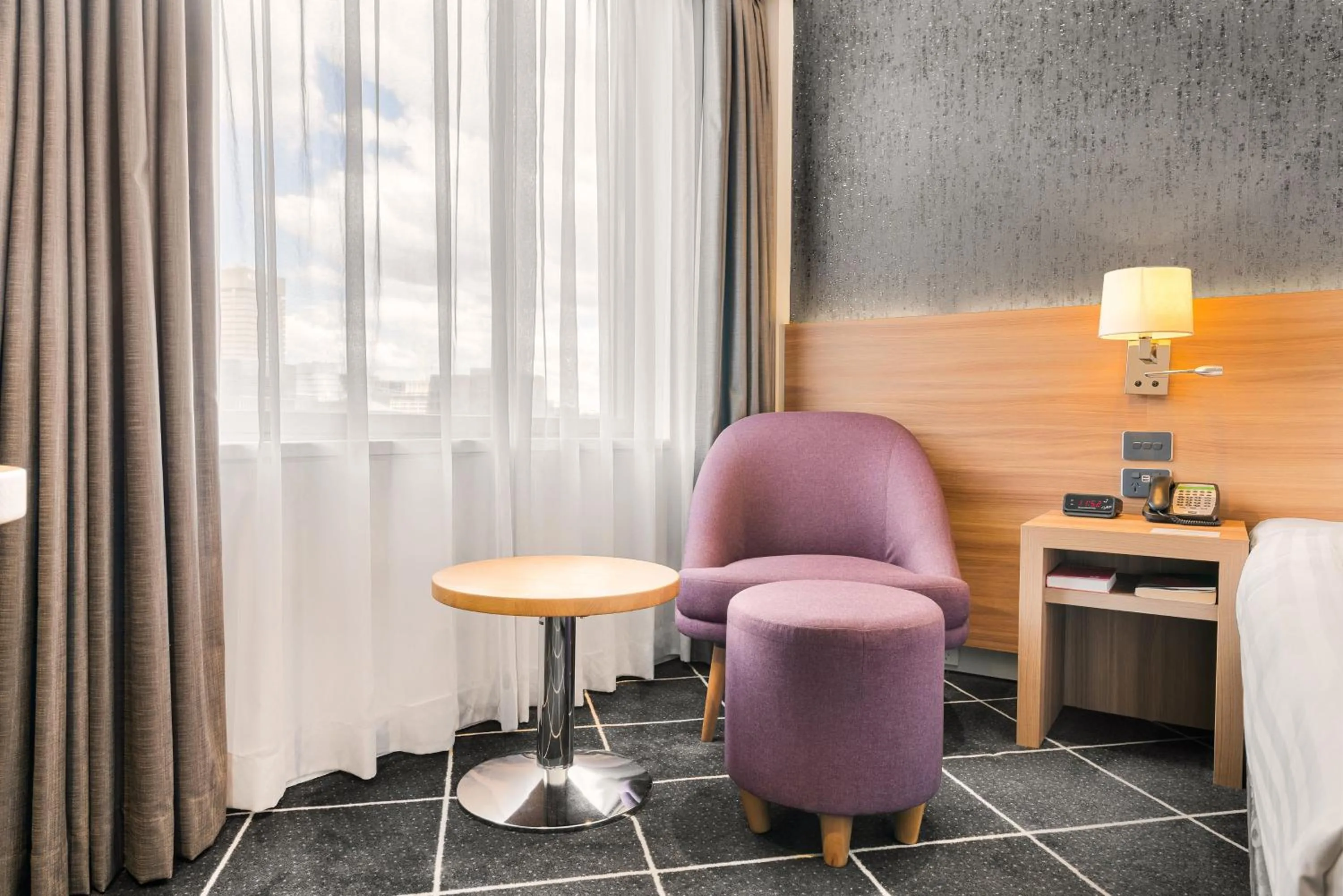 Photo of the whole room in Furama Darling Harbour