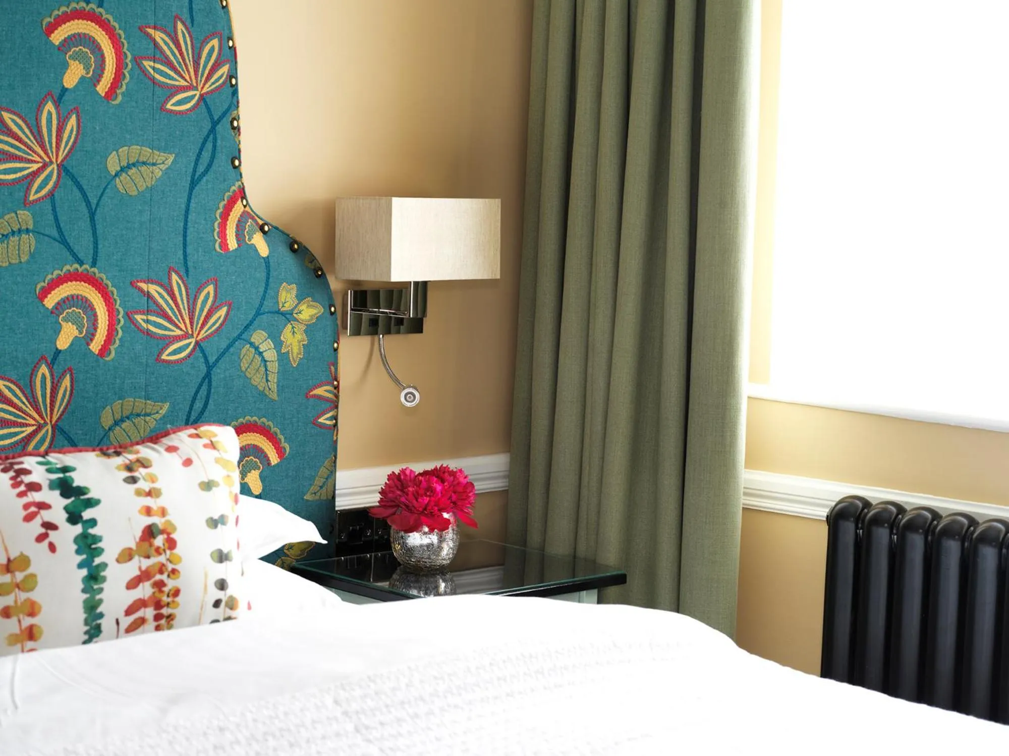 Photo of the whole room, Bed in Hayes Hotel