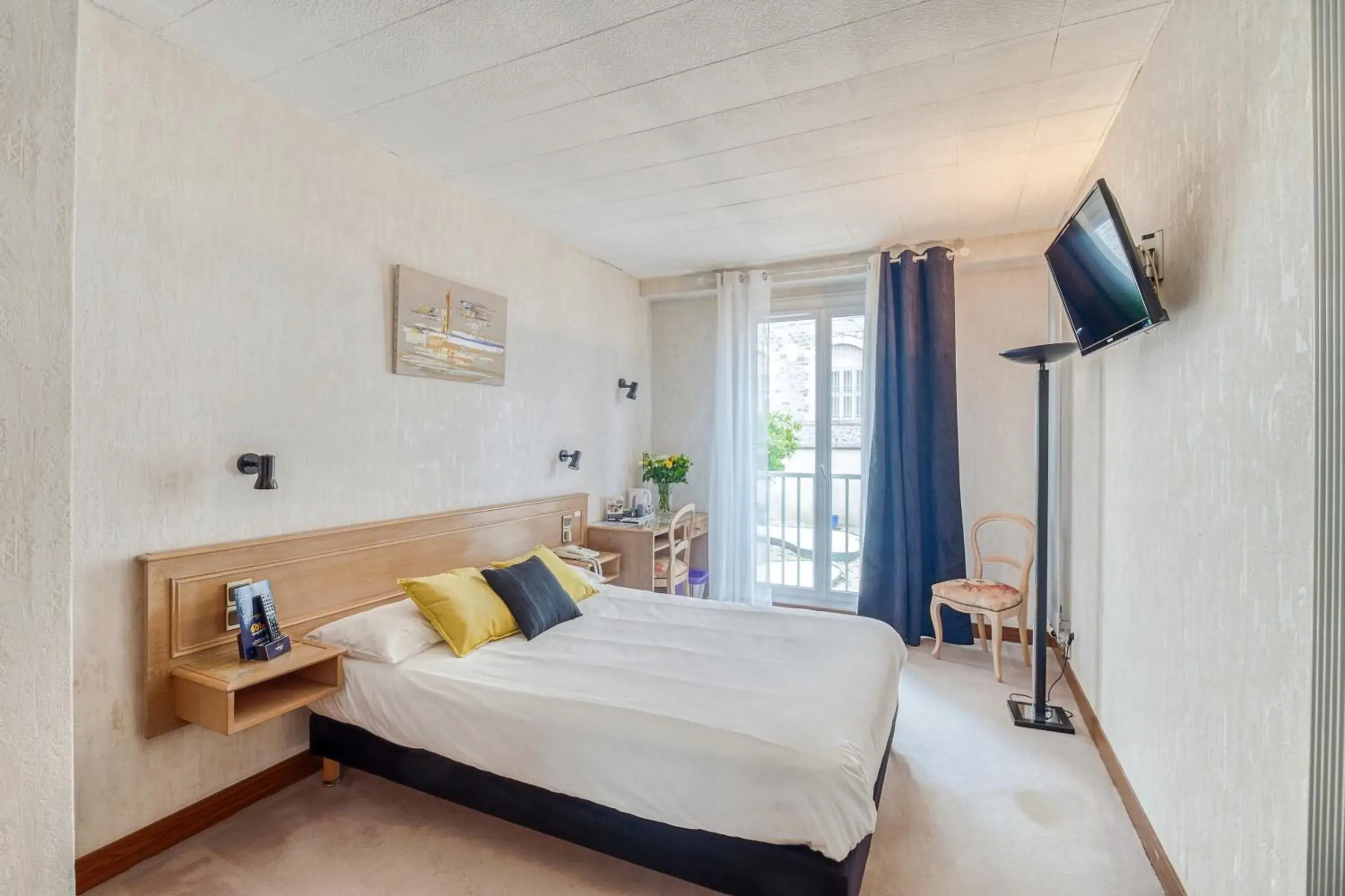 Bed in Contact Hôtel des Deux Moulins Limoges - Proche de la gare Bed in Contact Hôtel des Deux Moulins Limoges - Proche de la gare