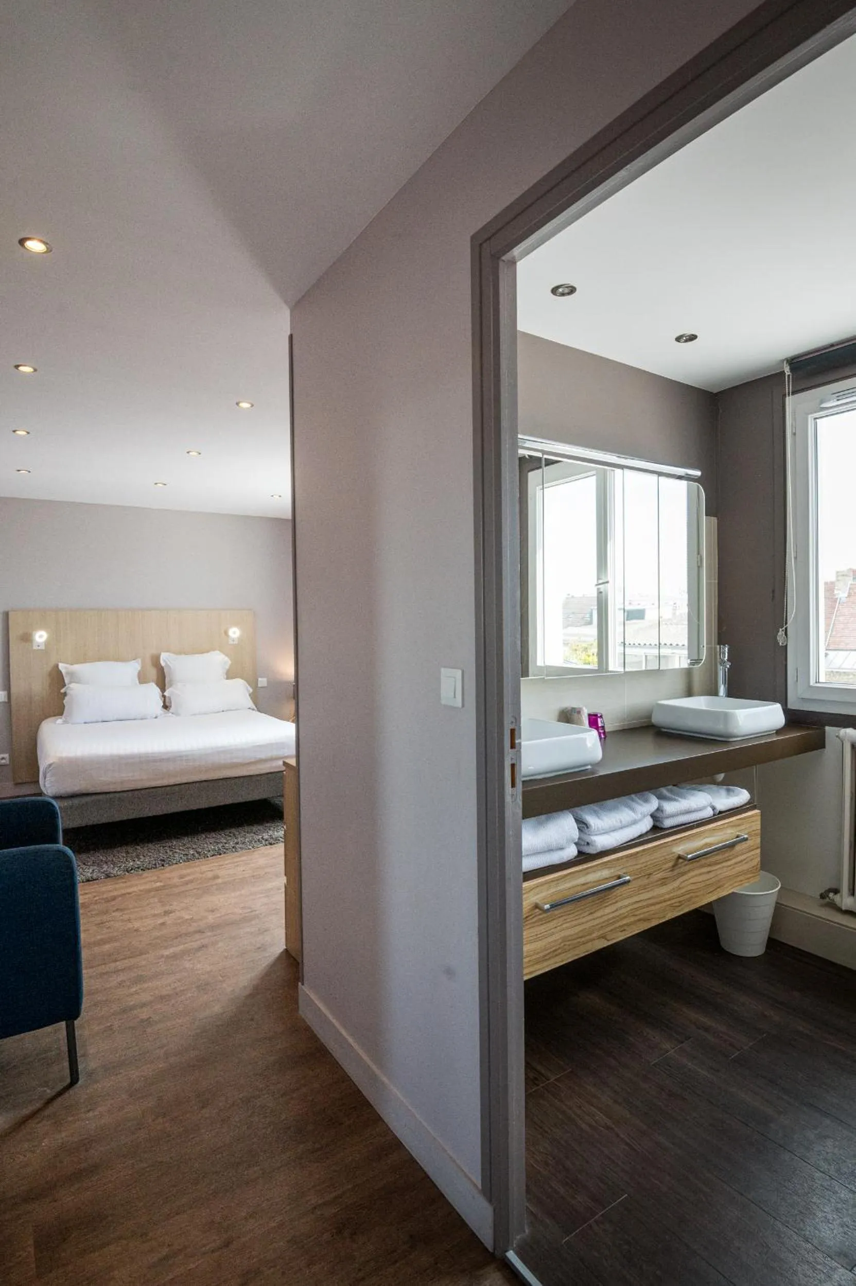 Bed in Saint Aubin Logis Hôtel & Restaurant