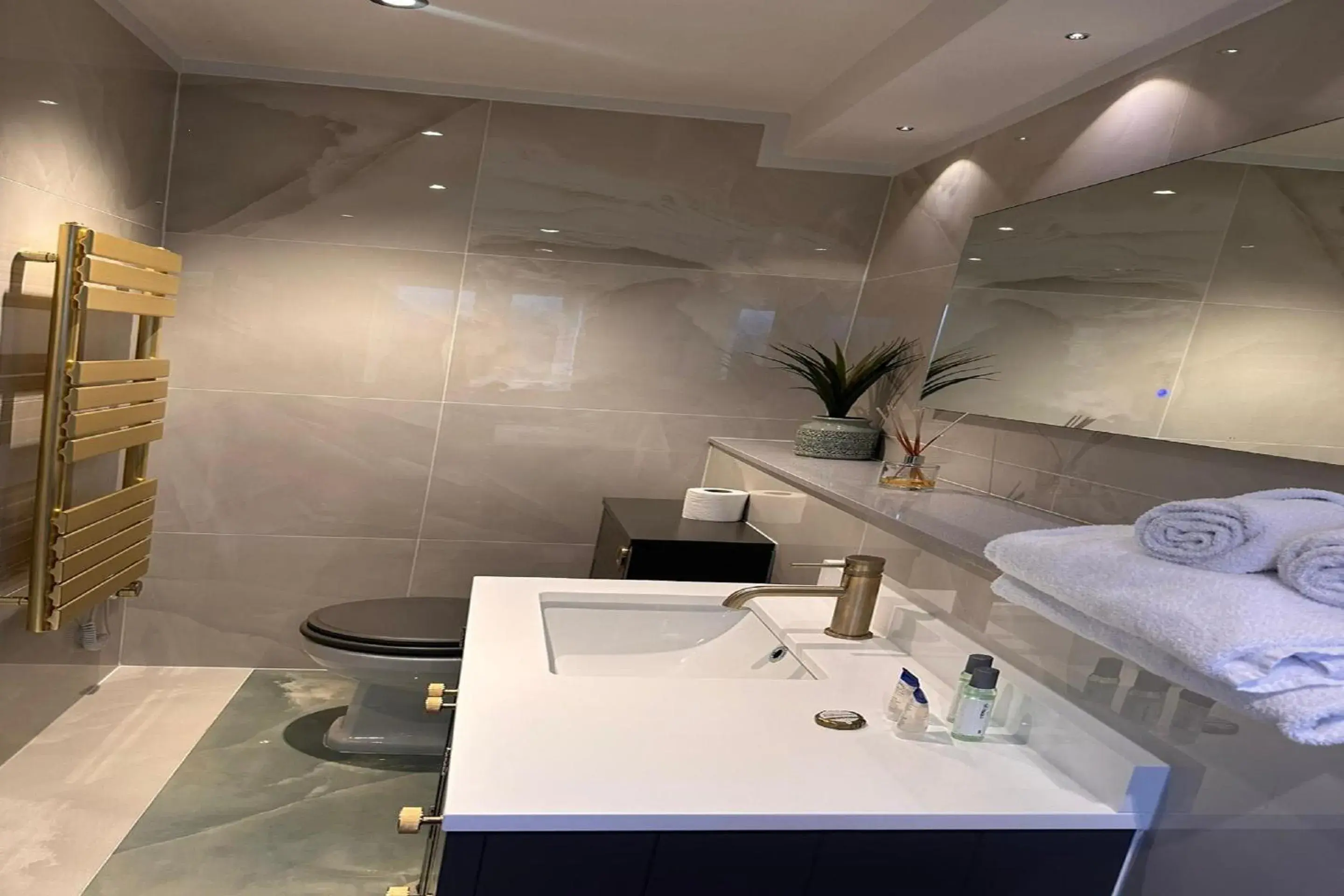 Bathroom in OYO The Townhouse Bathroom in OYO The Townhouse