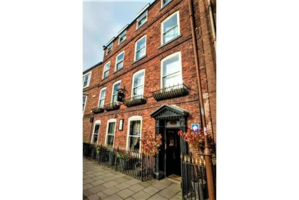 Facade/entrance in OYO The Townhouse Facade/entrance in OYO The Townhouse
