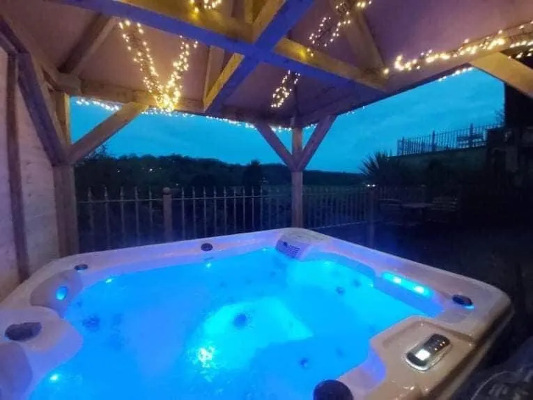 Bedroom in OYO The Townhouse