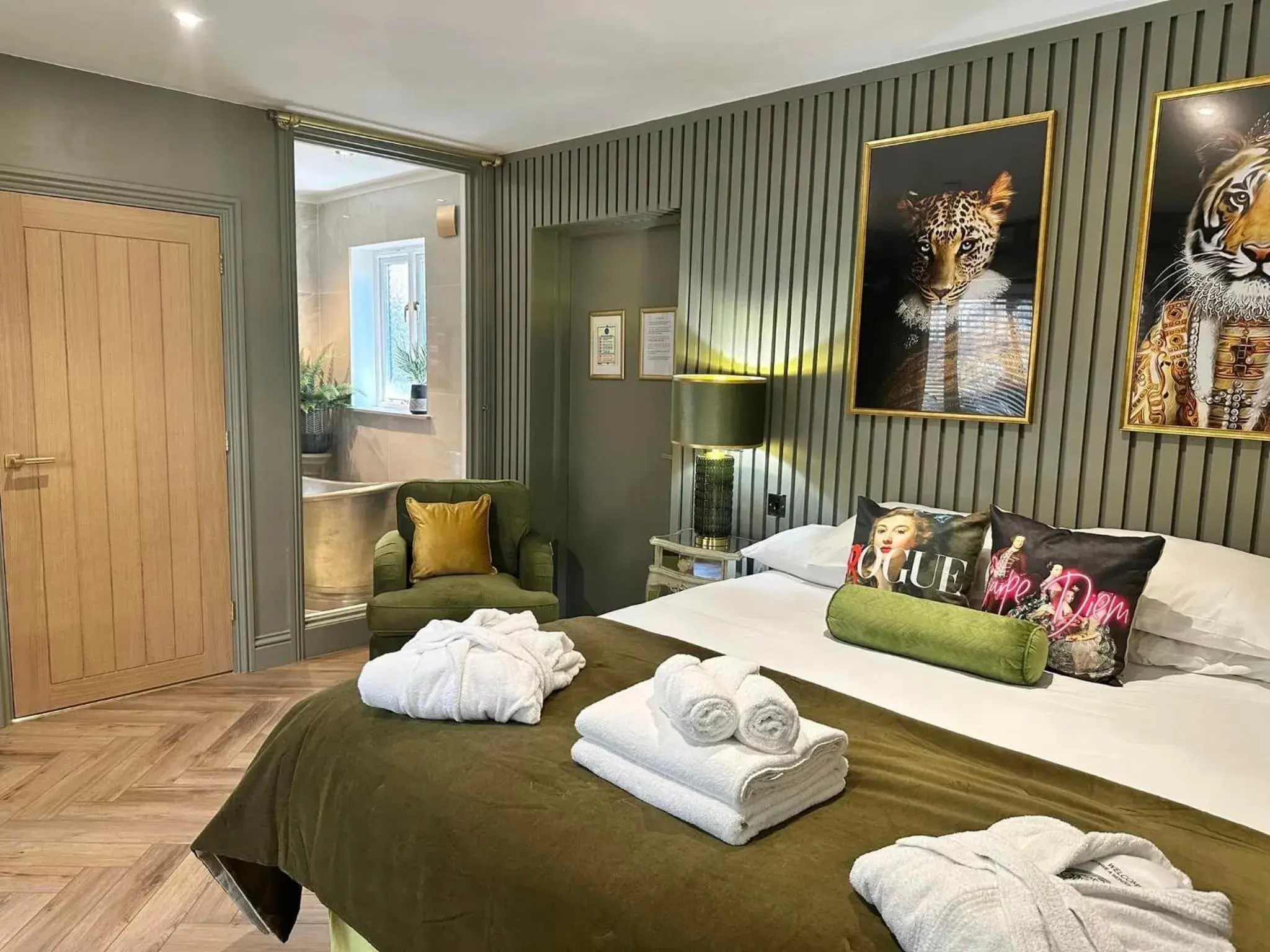 Bedroom in OYO The Townhouse Bedroom in OYO The Townhouse