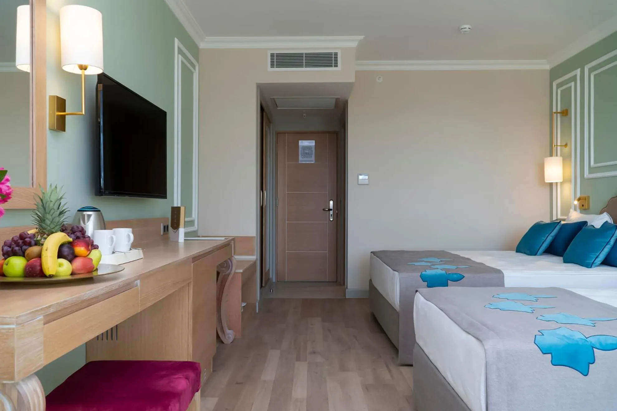 Photo of the whole room, Bed in Adalya Art Side - Ultra All Inclusive