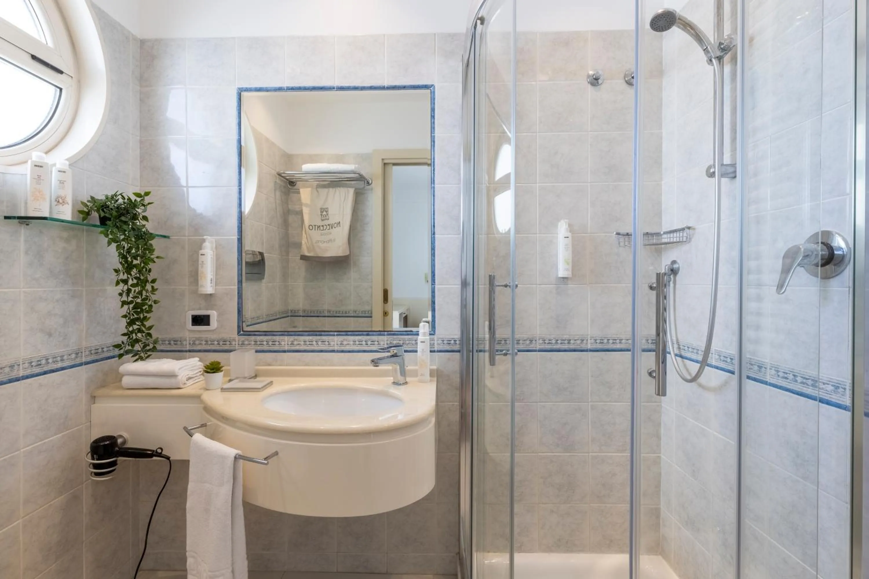 Bathroom in Novecento Suite Hotel