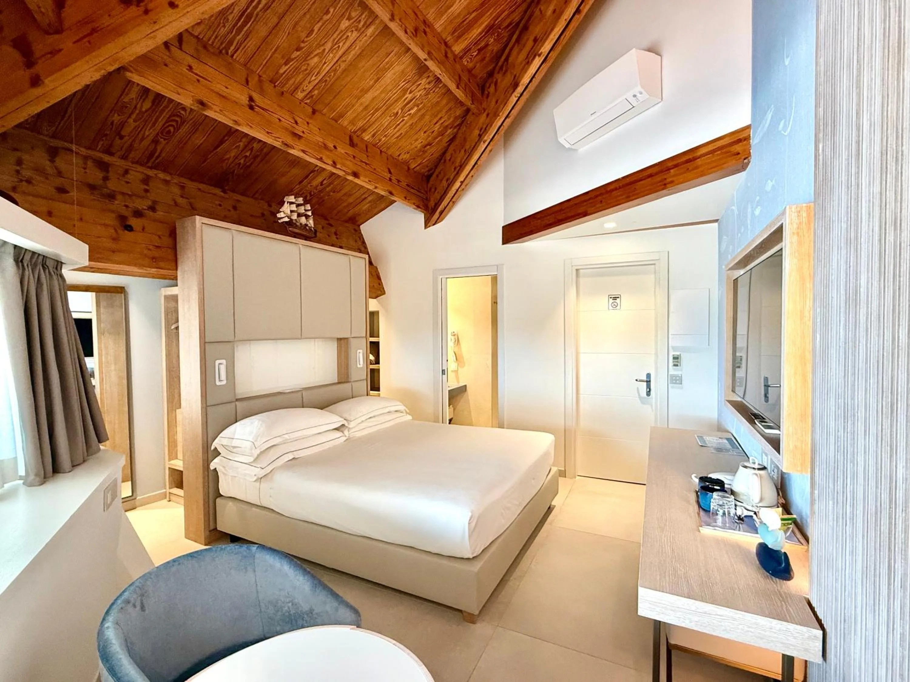 La Bussola Beach Hotel