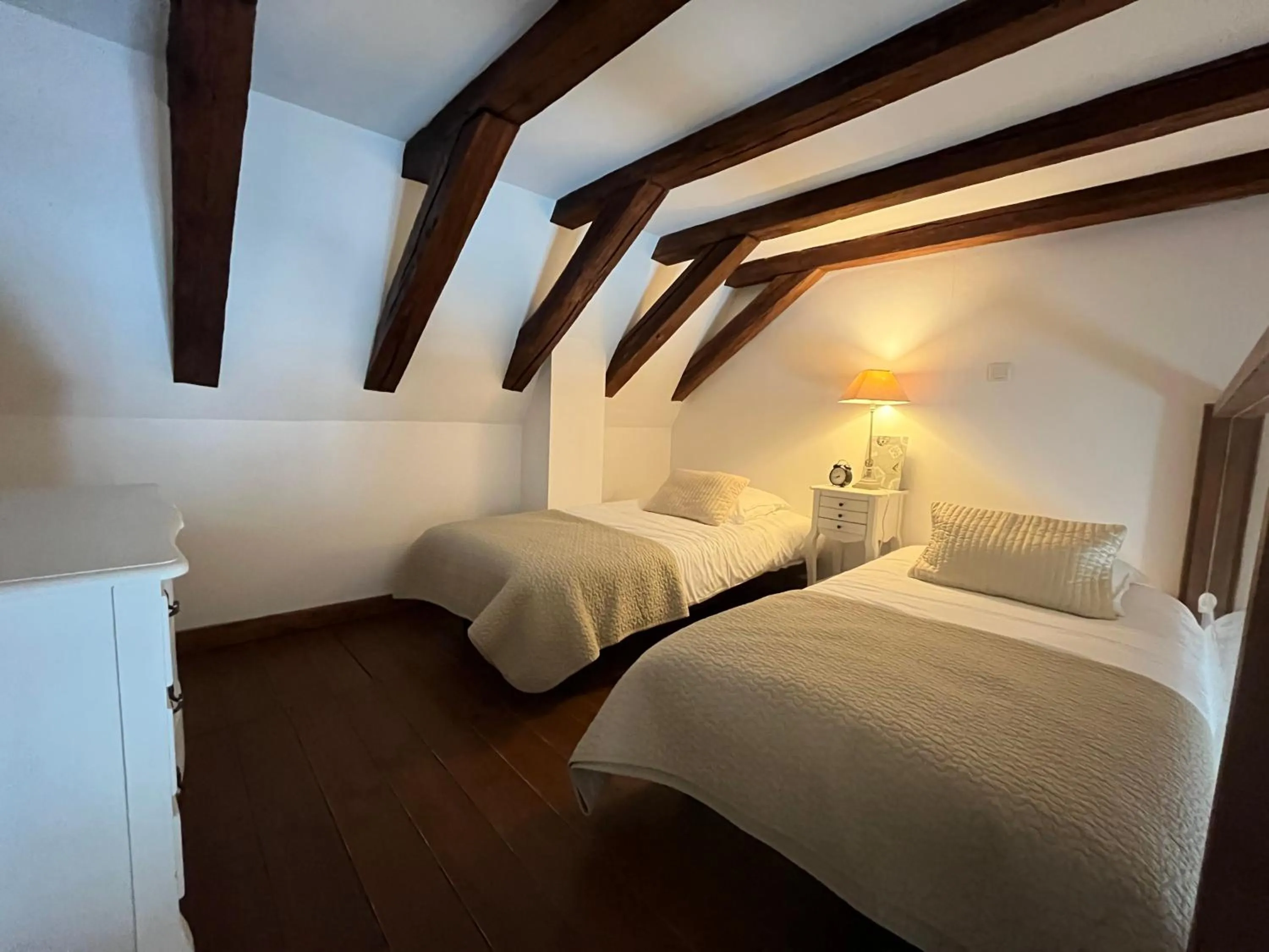 Bed in Hôtel-Restaurant-Chambre Insolite Spa - Le XII de Luynes