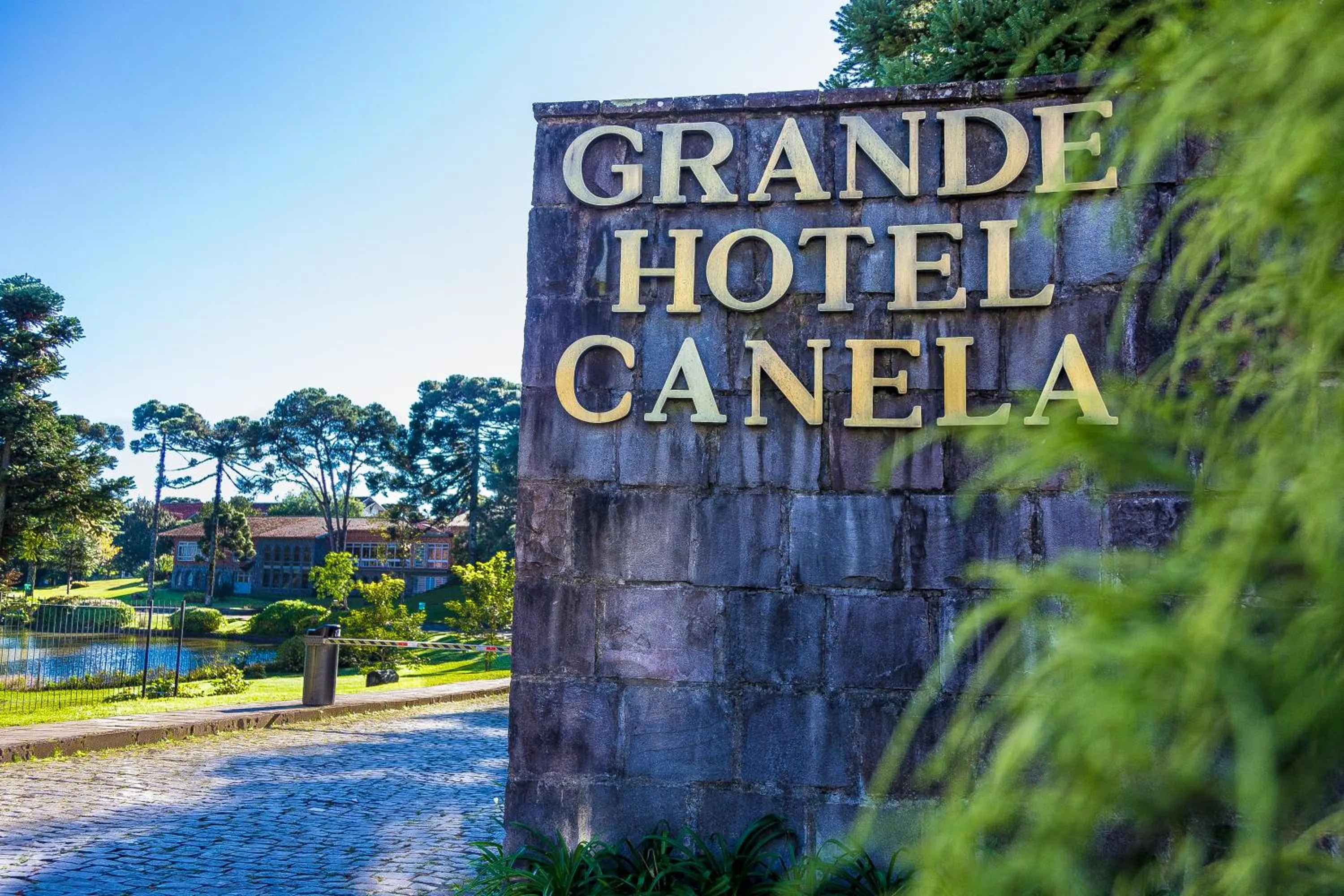 Facade/entrance in Grande Hotel Canela