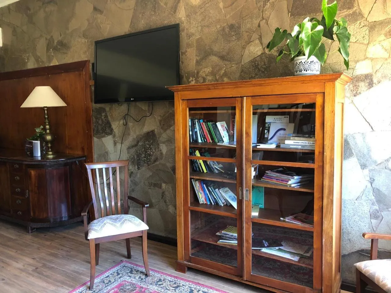 Communal lounge/ TV room in Grande Hotel Canela