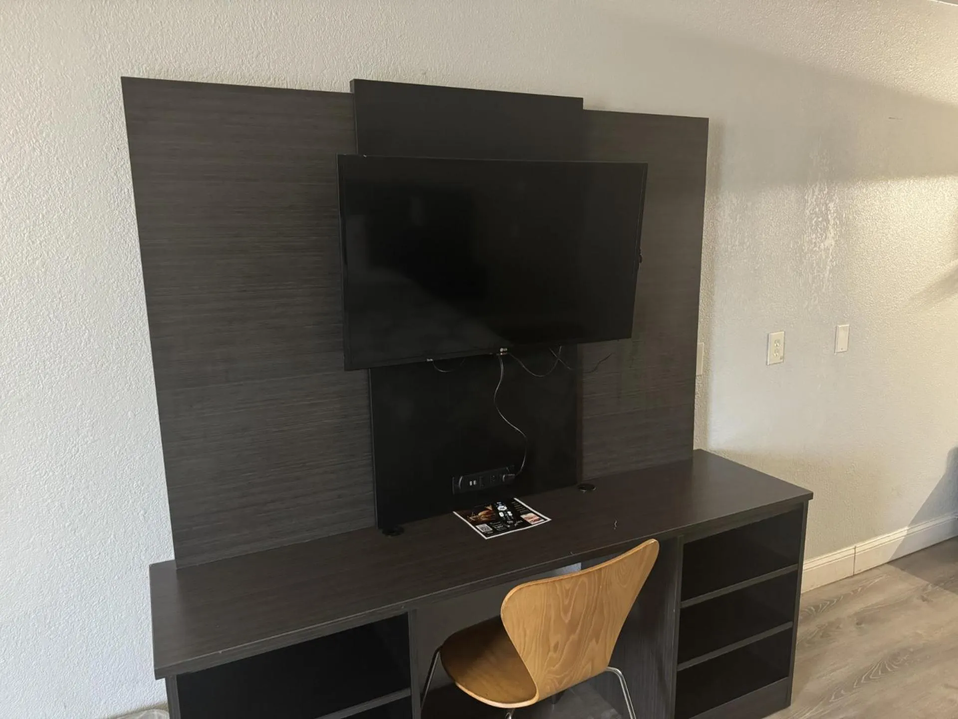 TV and multimedia in Motel 6-Norfolk, VA