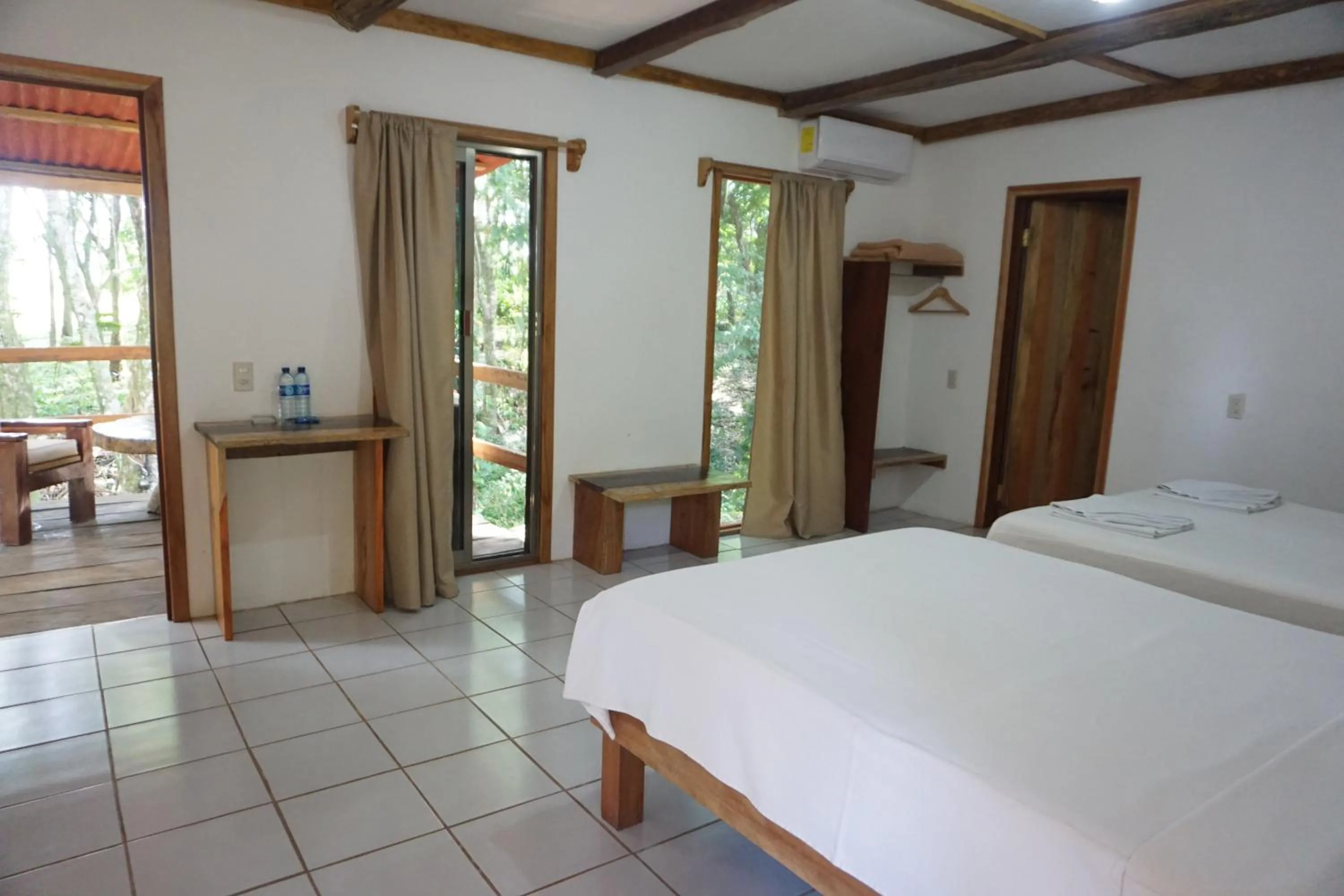 Twin Room in Hotel Cabañas Safari