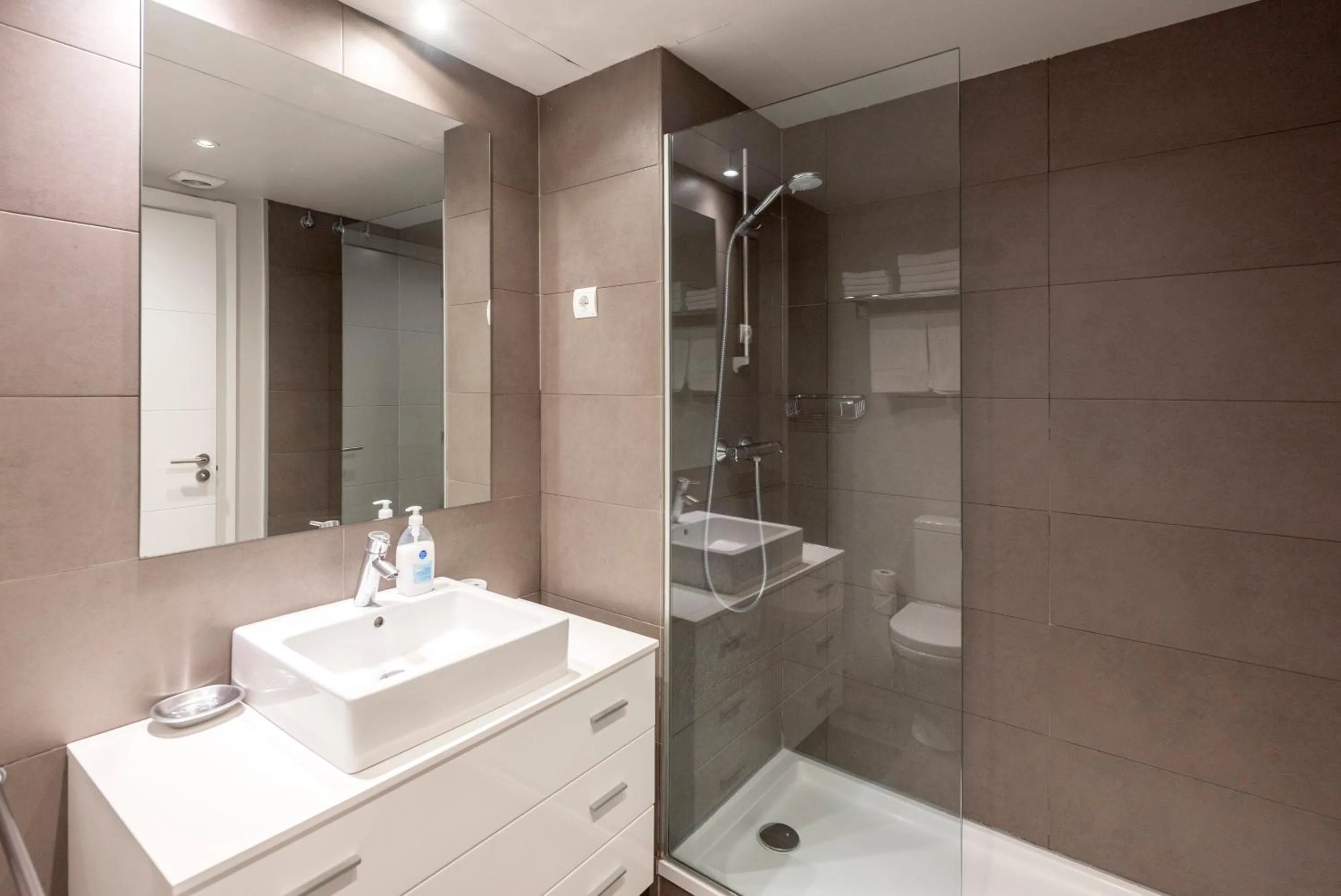 Shower in Espais Blaus Apartments