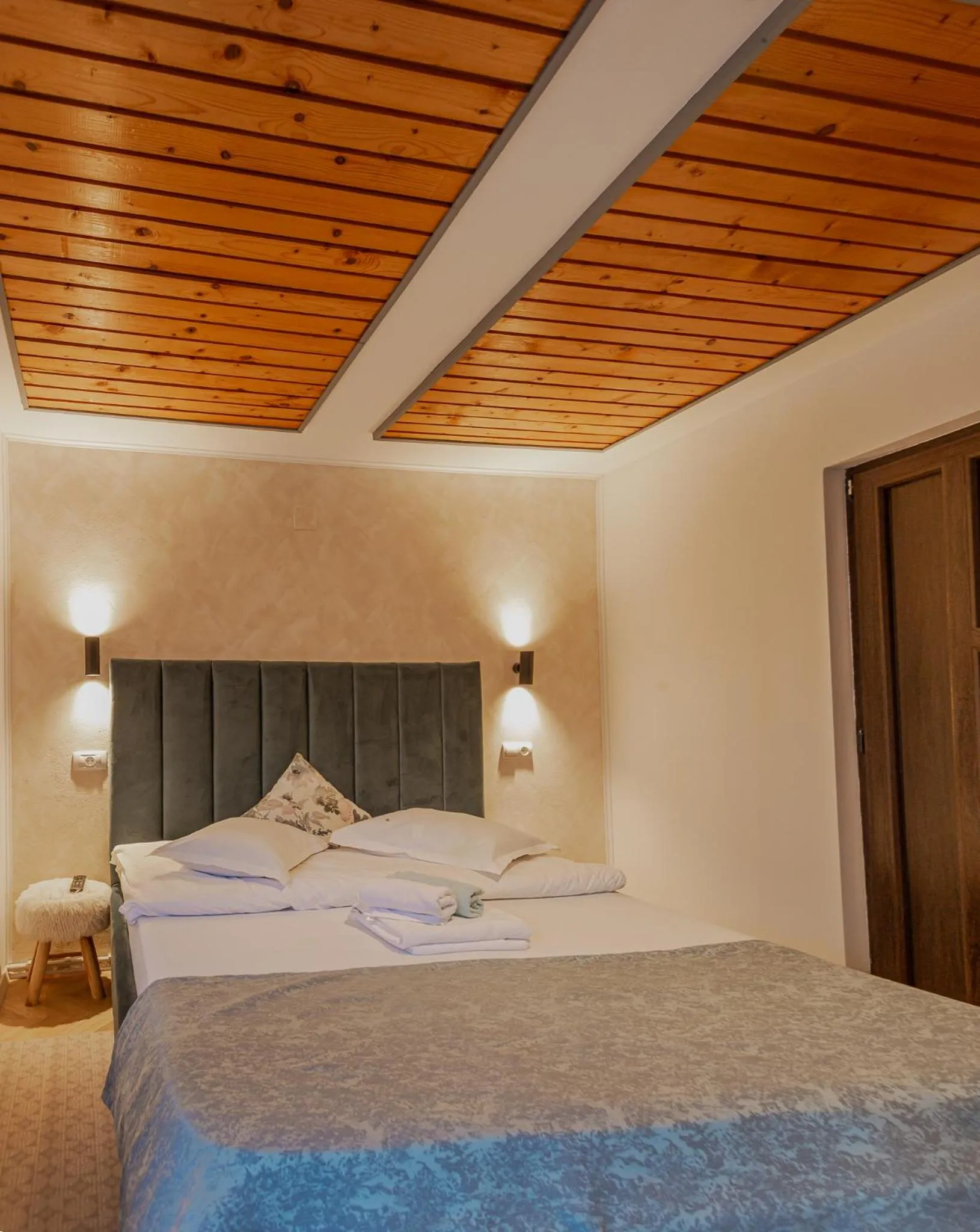 Bed in Complex Turistic Luminita