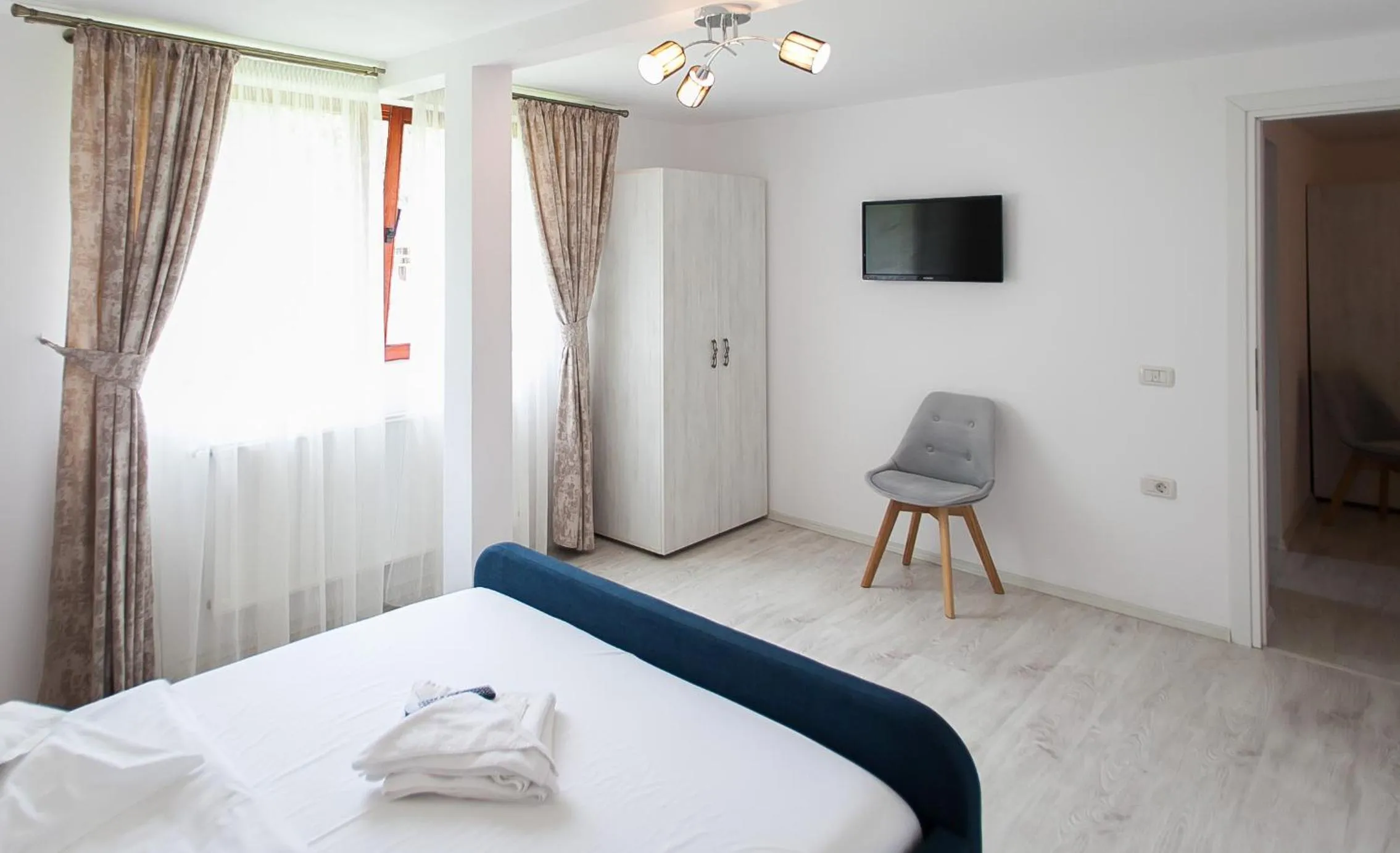 Bed in Complex Turistic Luminita