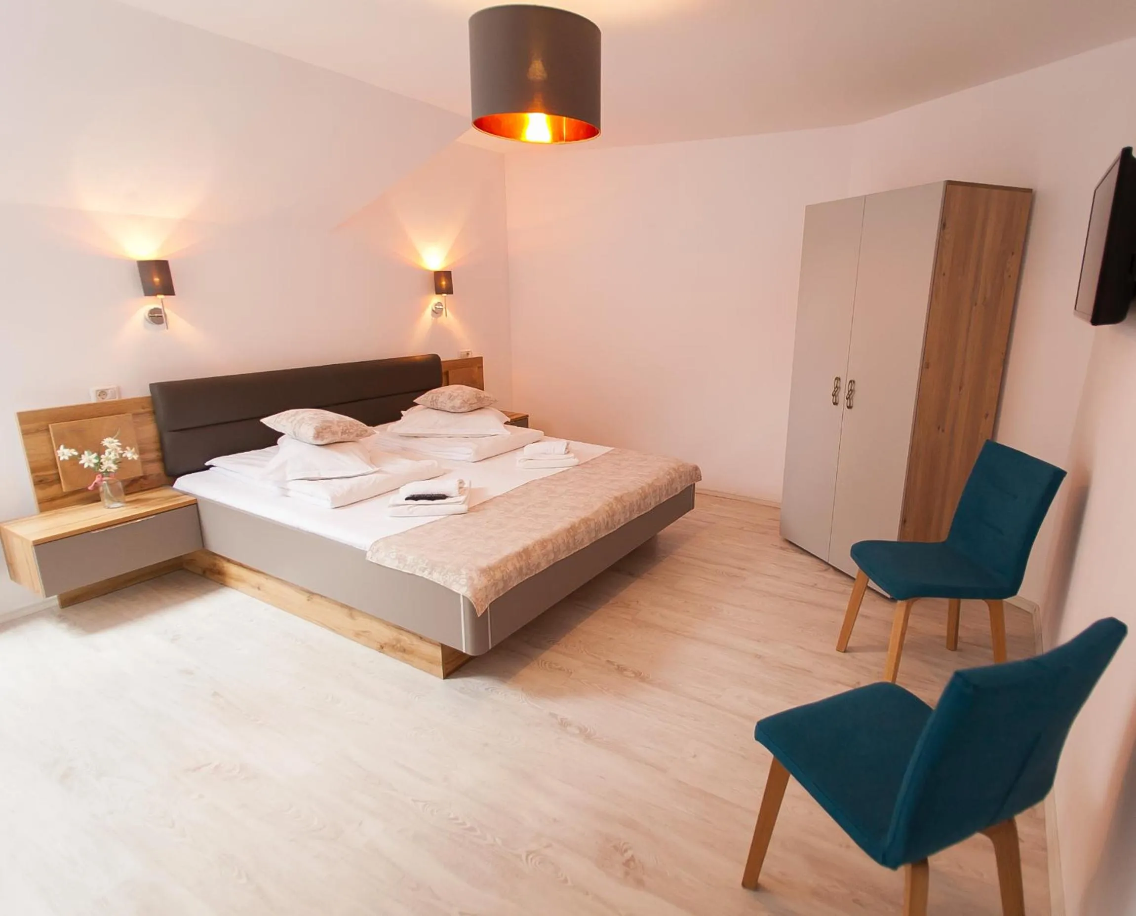 Bed in Complex Turistic Luminita