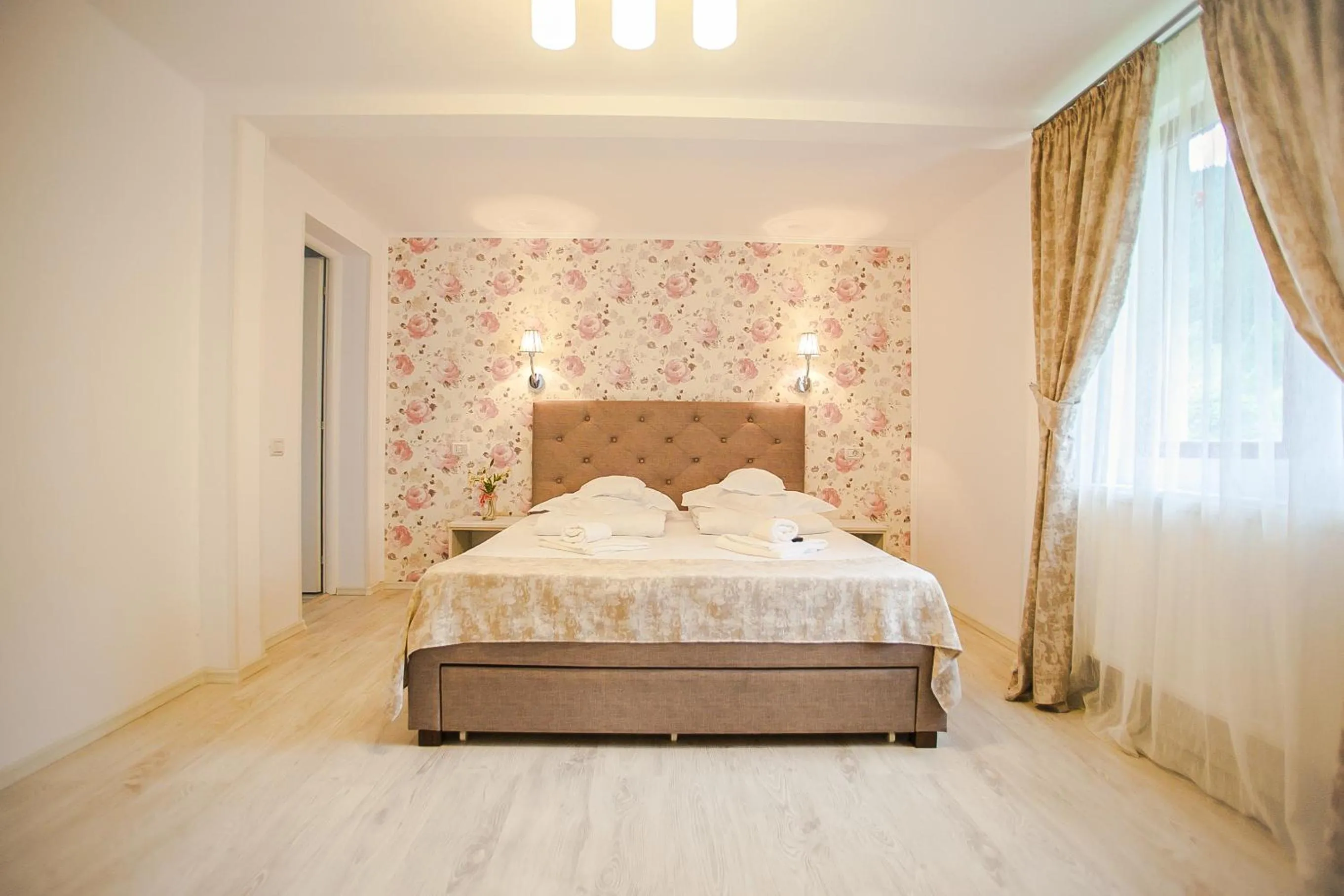 Bed in Complex Turistic Luminita