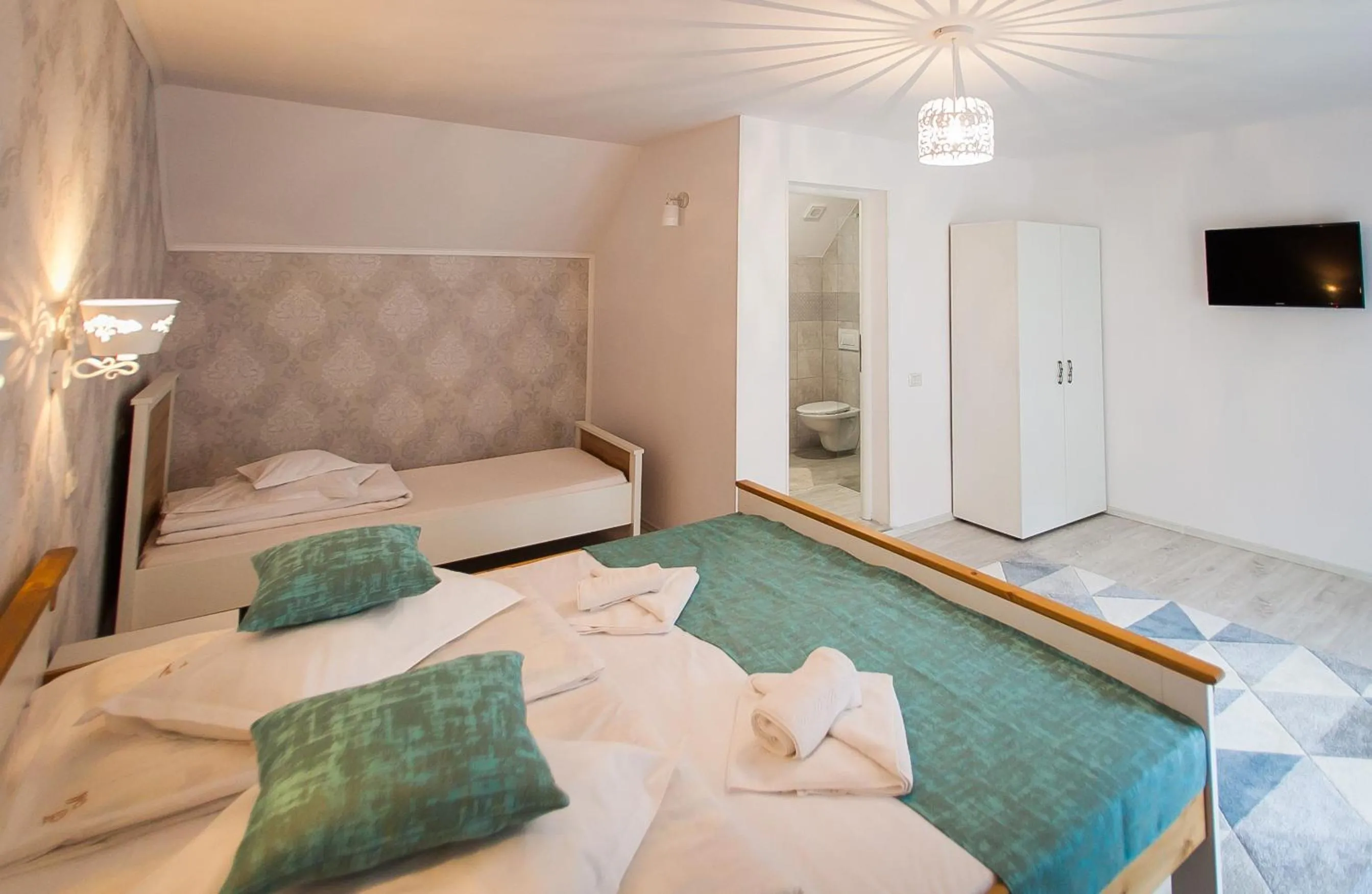 Bed in Complex Turistic Luminita