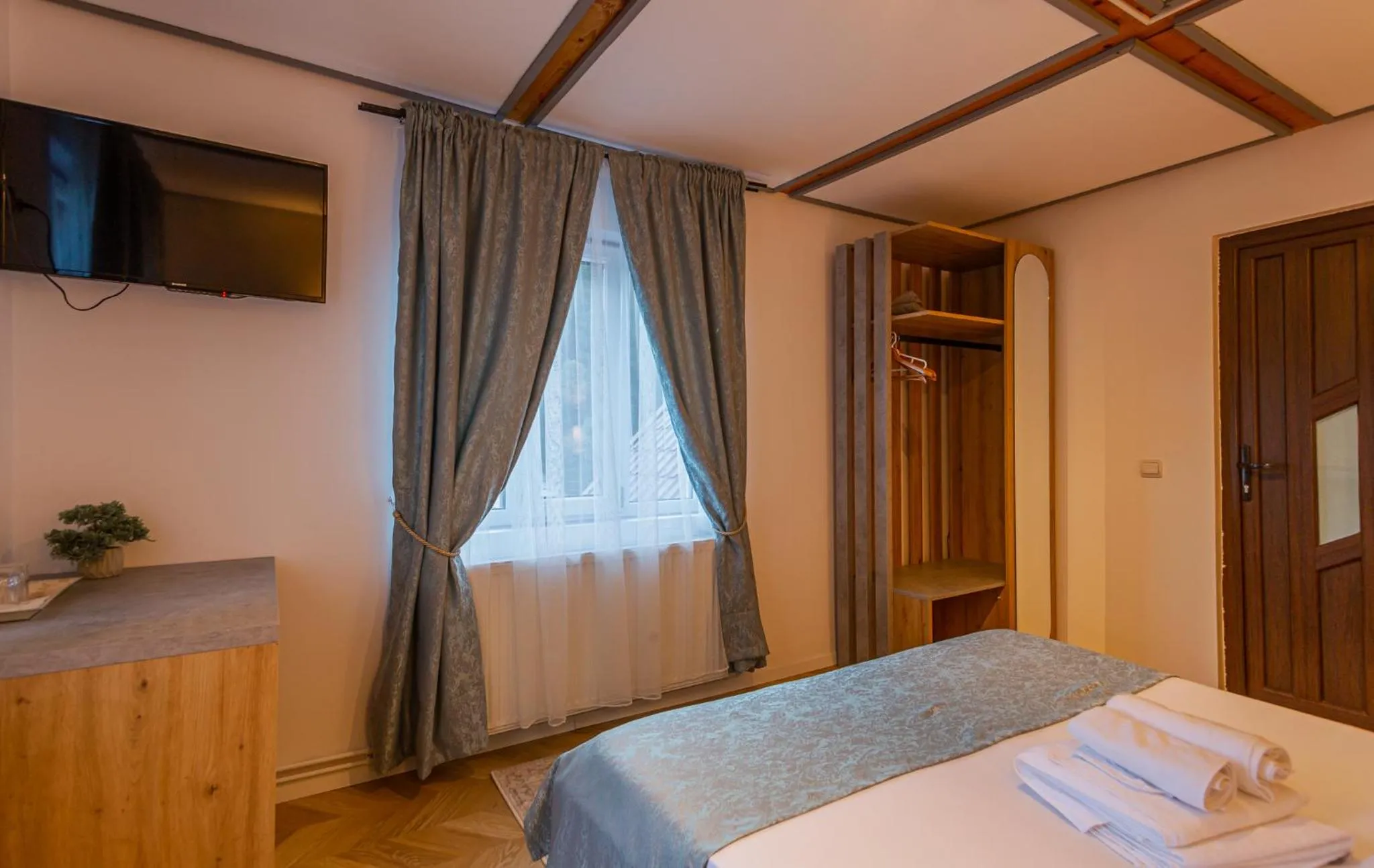 Bed in Complex Turistic Luminita