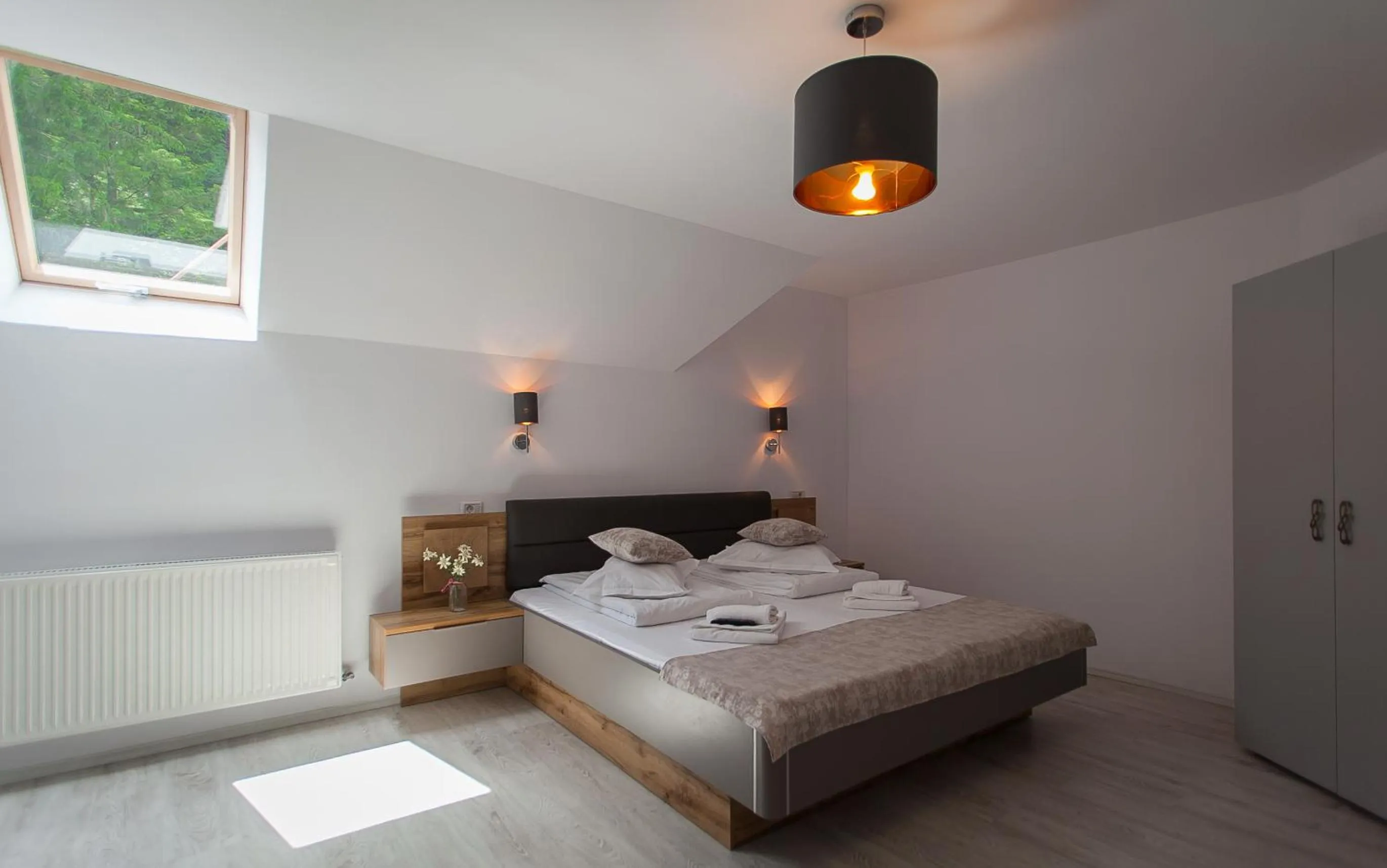 Bed in Complex Turistic Luminita