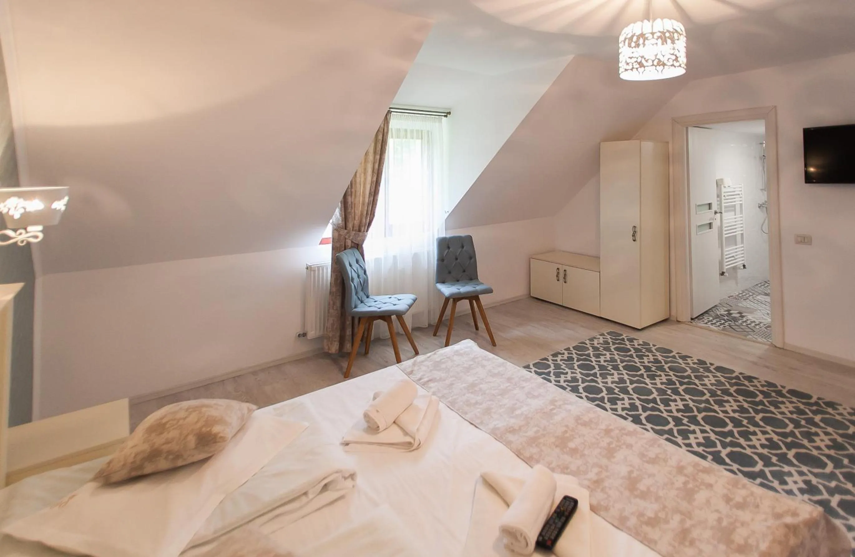 Bed in Complex Turistic Luminita