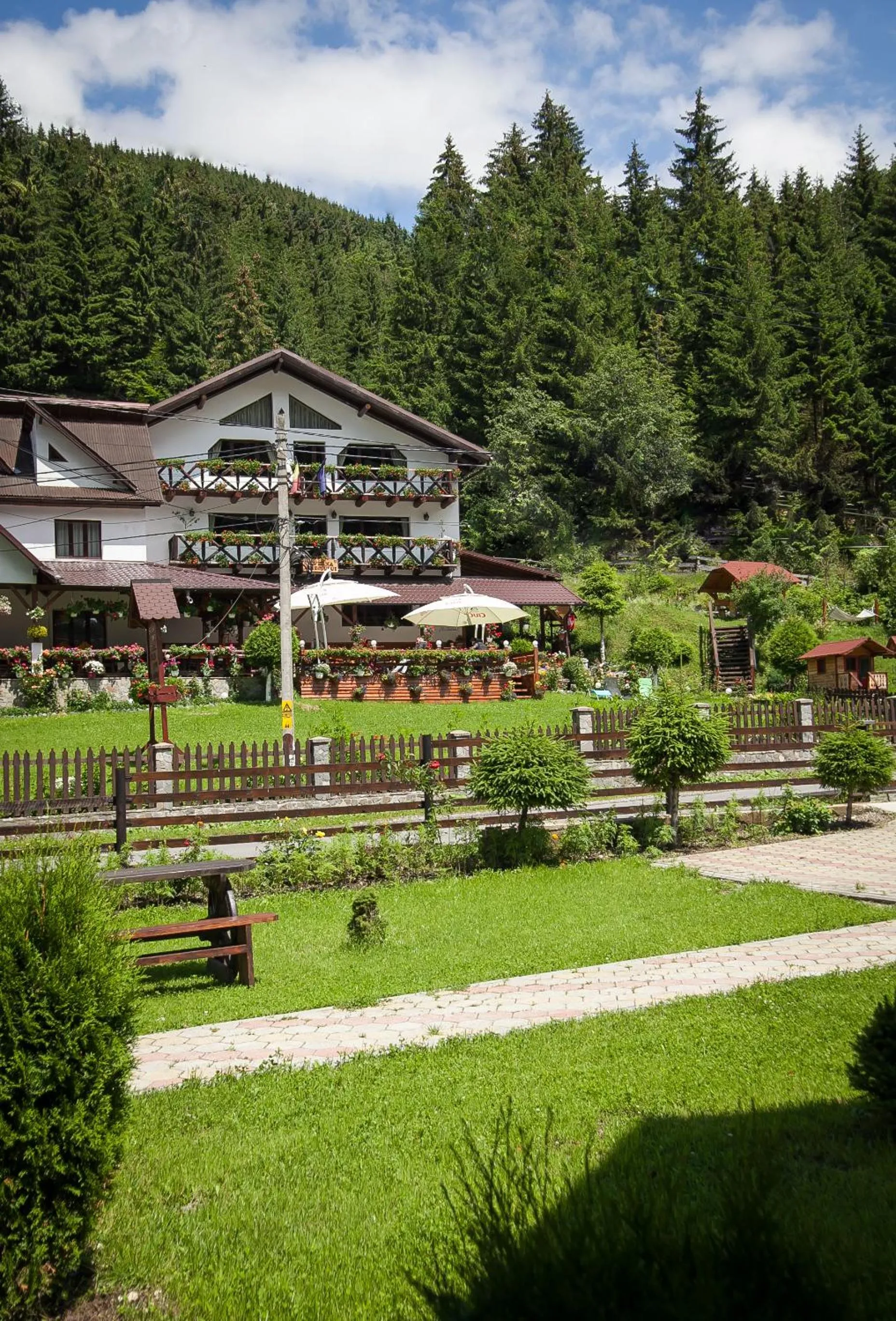 Property building in Complex Turistic Luminita
