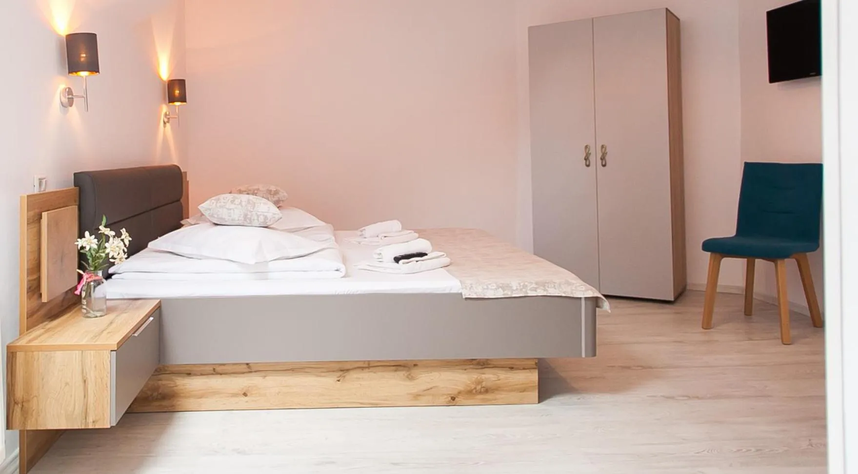 Bed in Complex Turistic Luminita