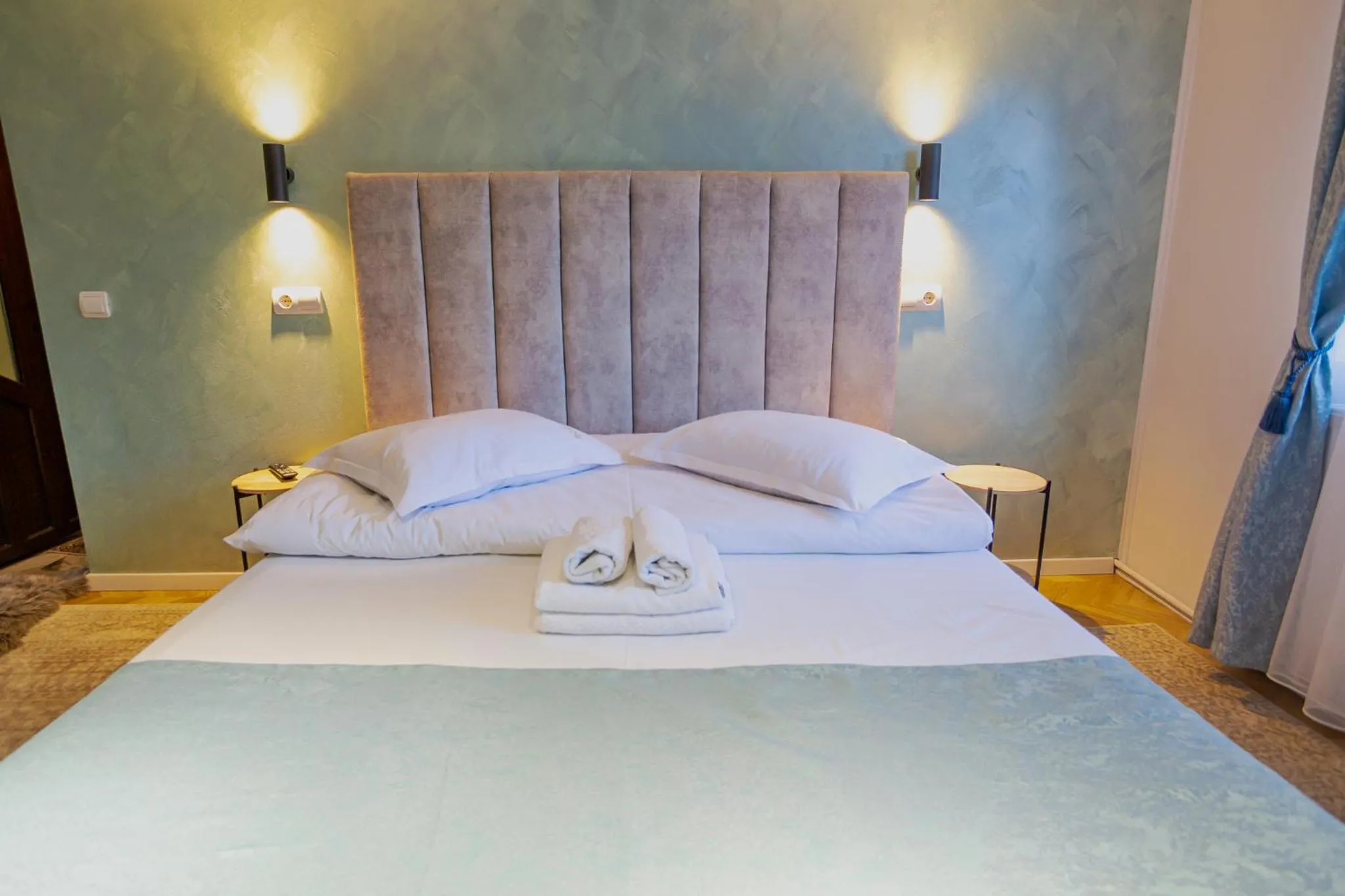 Bed in Complex Turistic Luminita