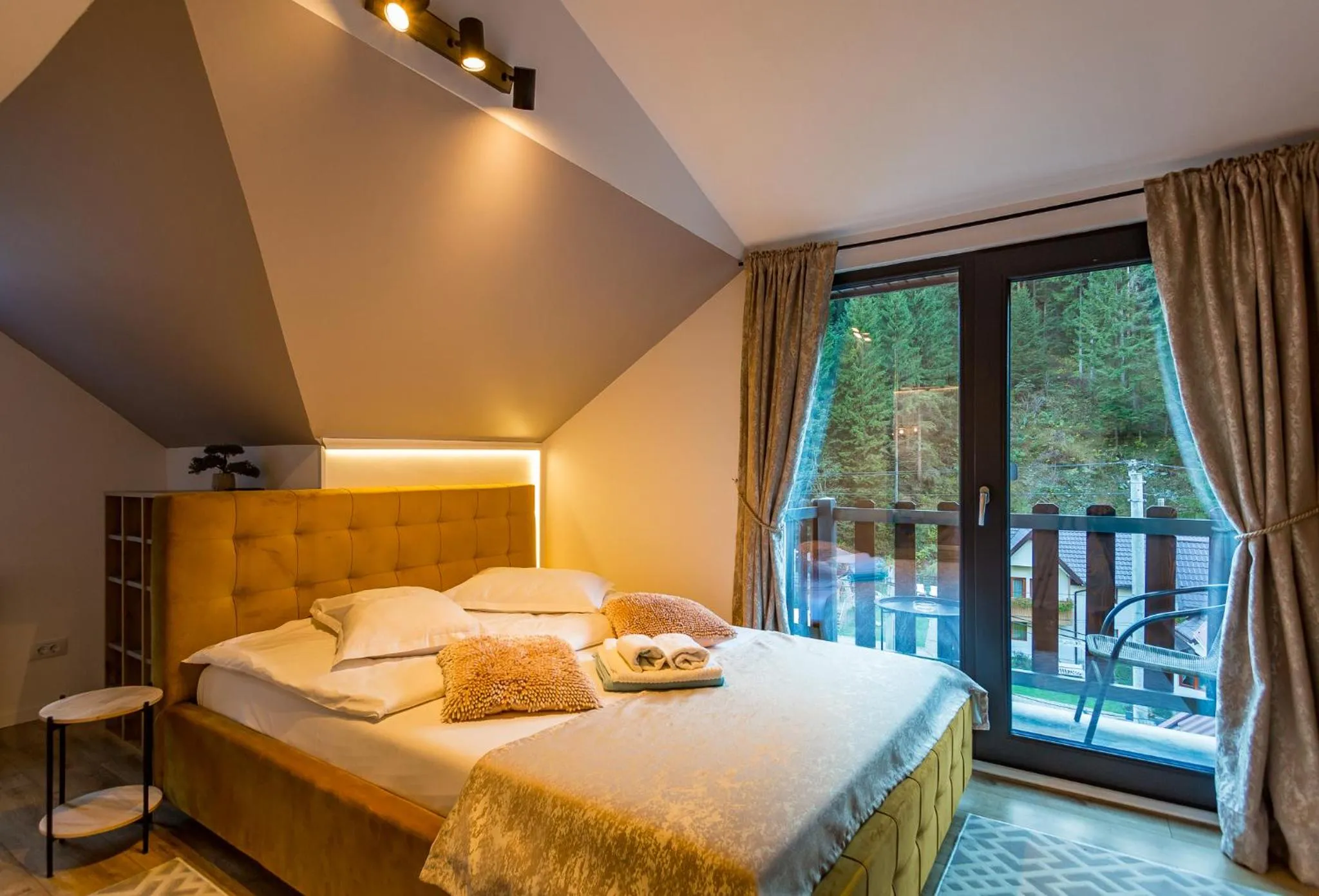 Bed in Complex Turistic Luminita