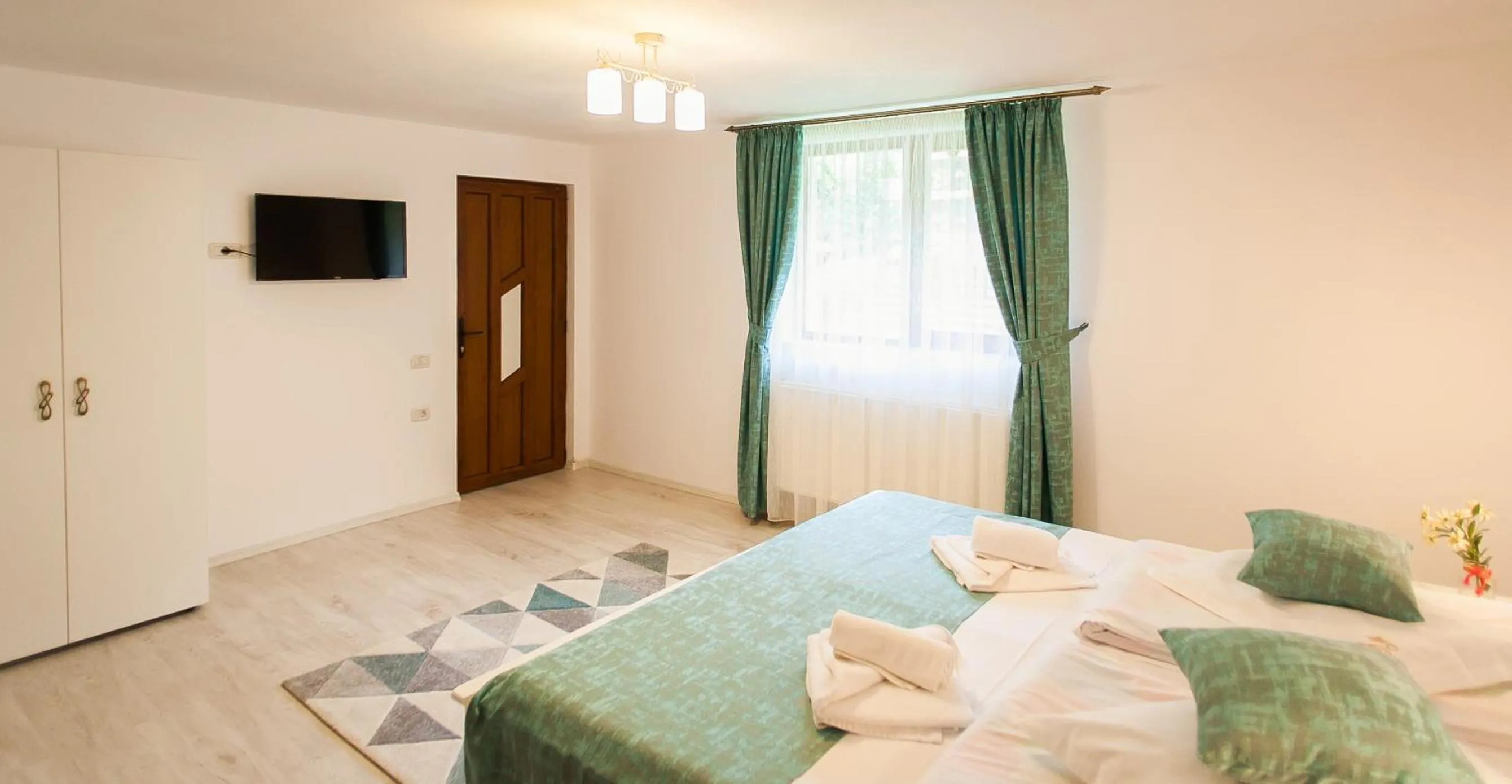 Bed in Complex Turistic Luminita