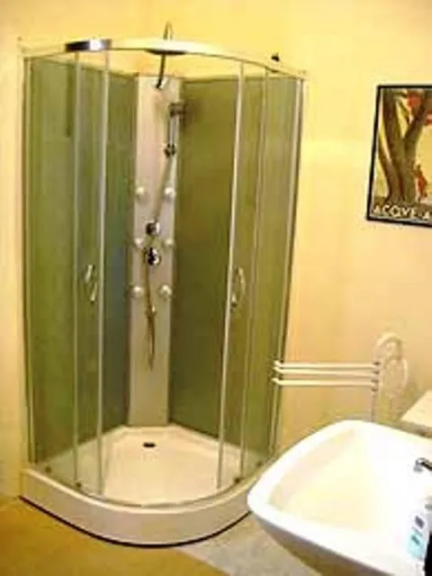 Shower in B&B Santa Chiara