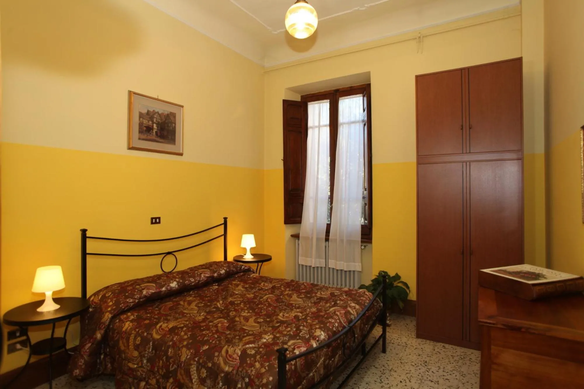 Decorative detail, Bed in B&B Santa Chiara