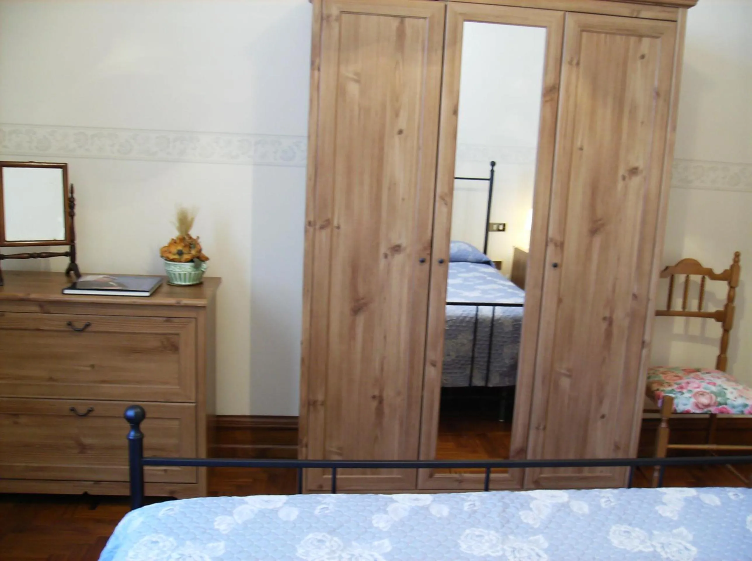 Decorative detail, Bed in B&B Santa Chiara