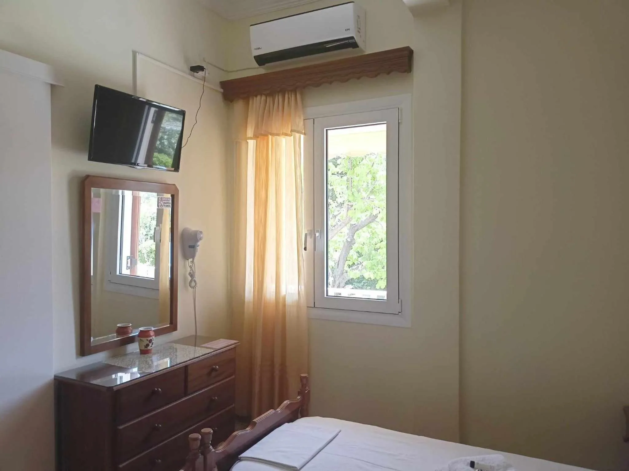 Bedroom, Bed in Finikas Rooms