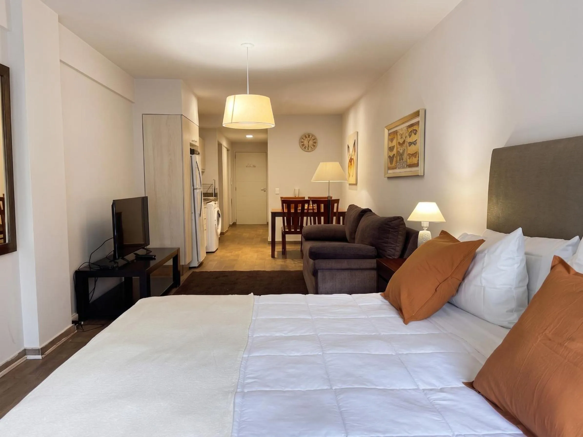 URBANA SUITES & STUDIOS 440
