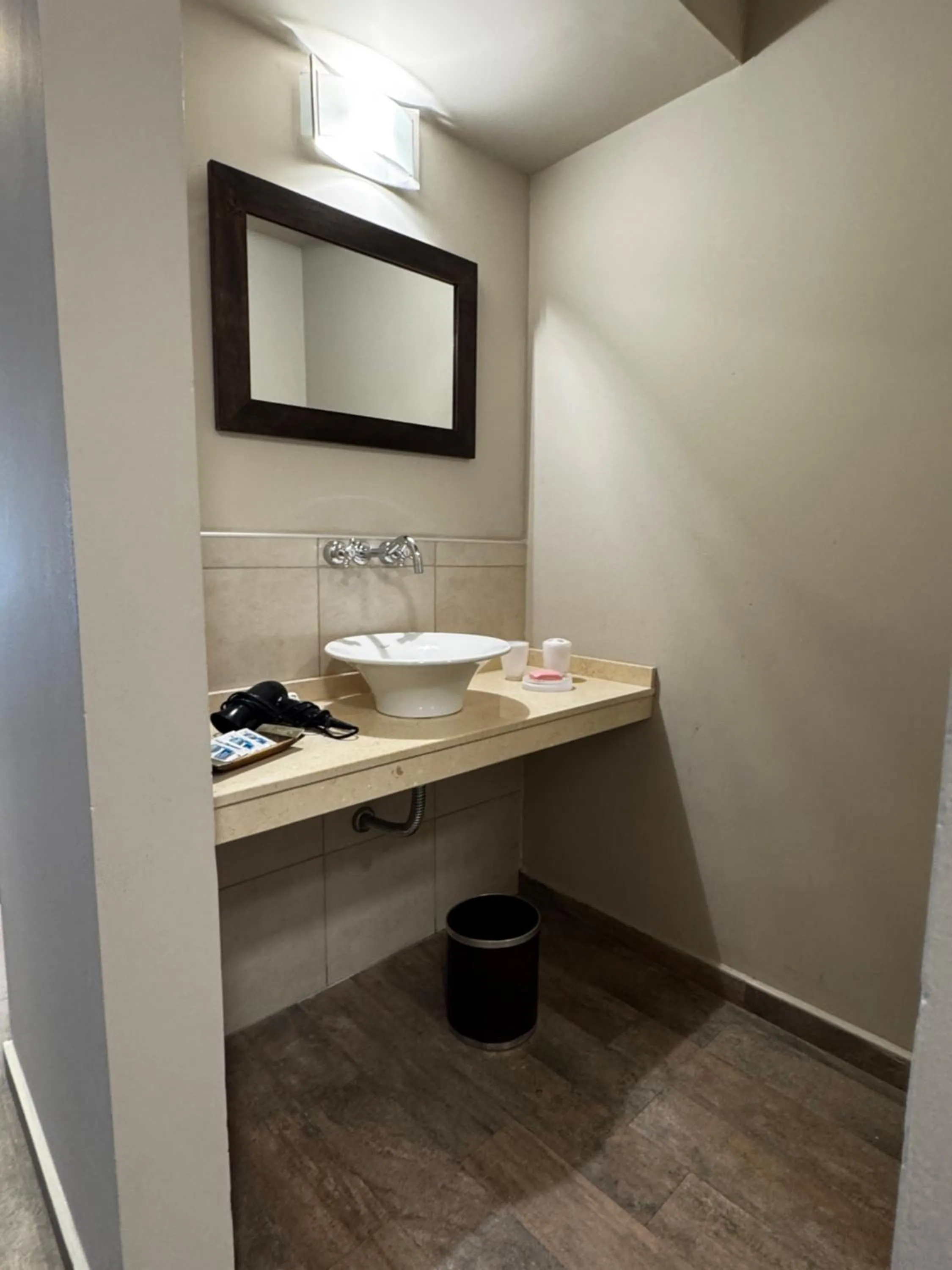 URBANA SUITES & STUDIOS 440